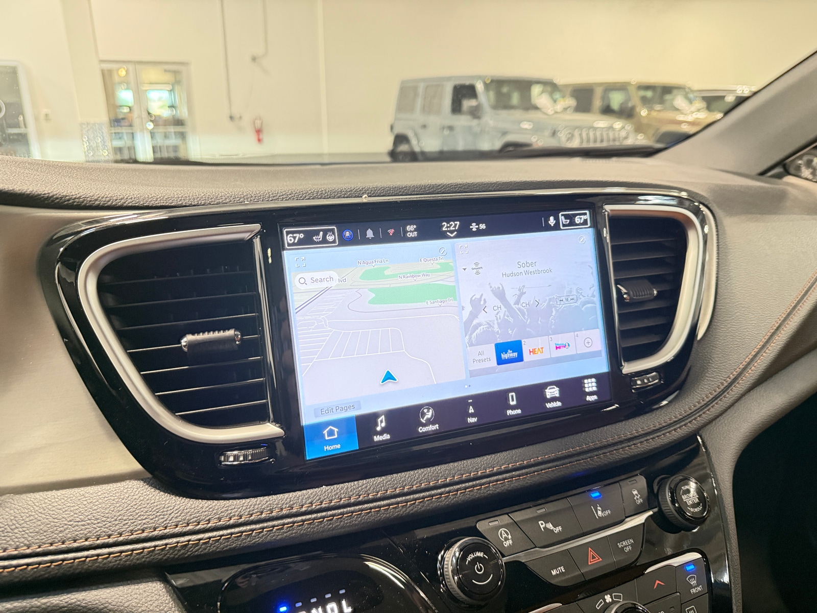 Thumbnail: 2026 Chrysler Pacifica - 3