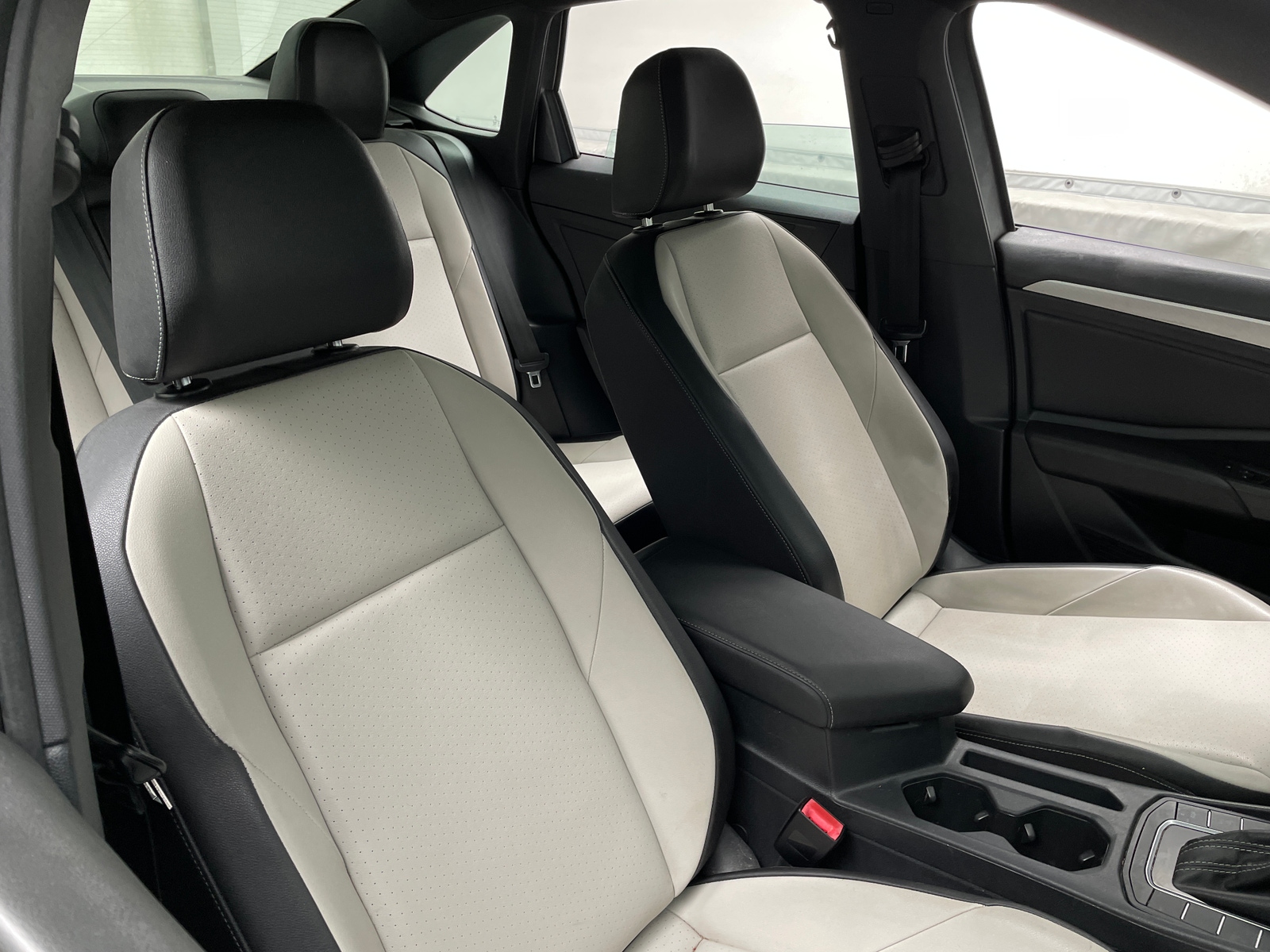 Thumbnail: 2019 Volkswagen Jetta - 2