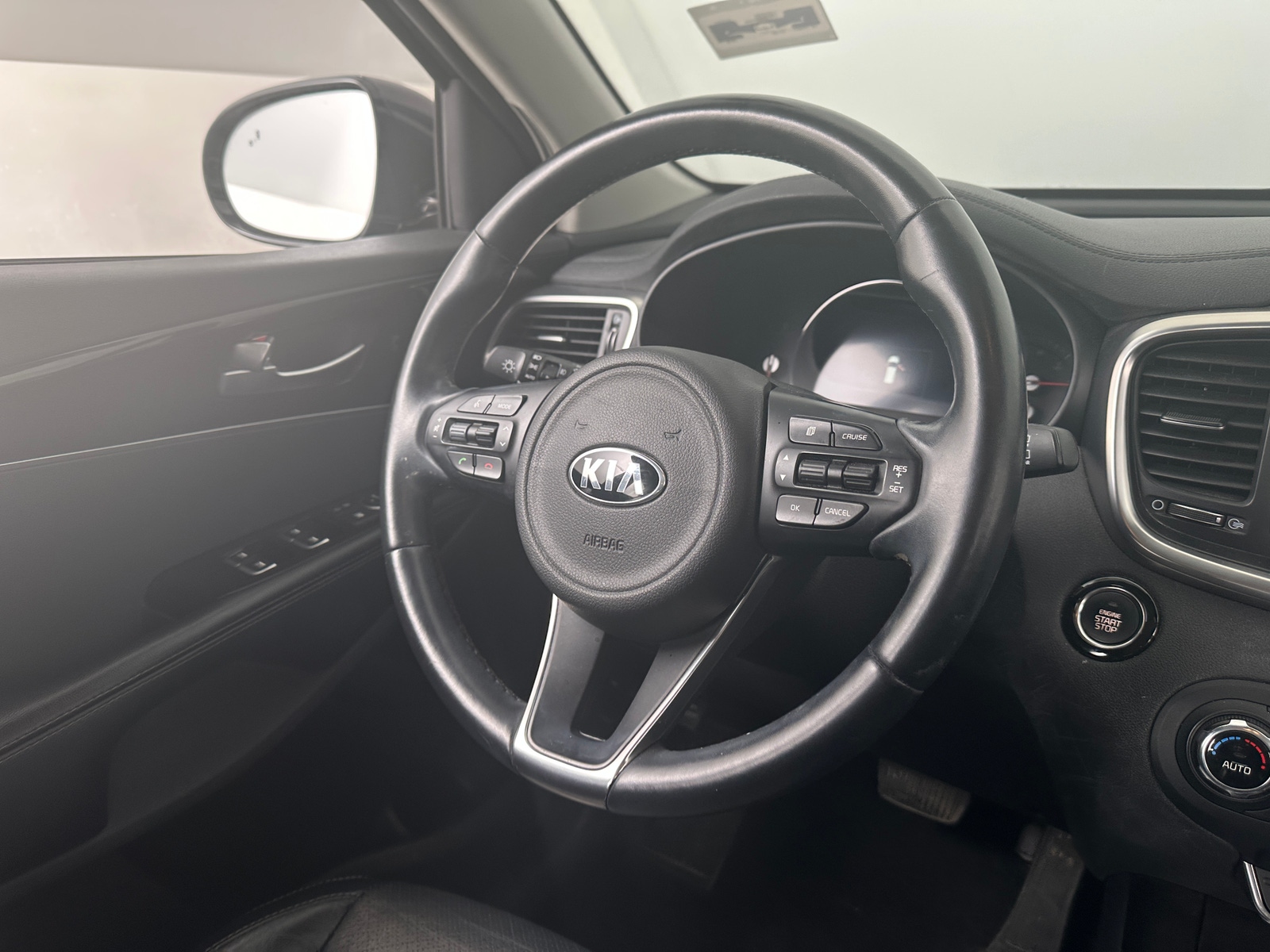 Thumbnail: 2018 Kia Sorento - 4