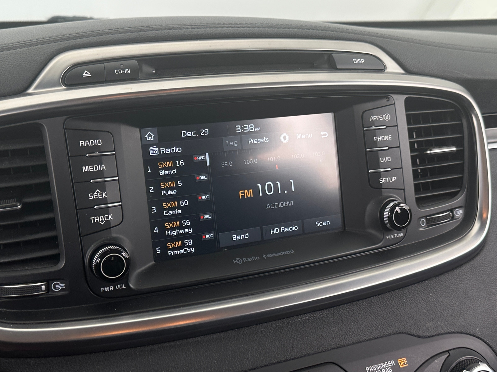 Thumbnail: 2018 Kia Sorento - 3