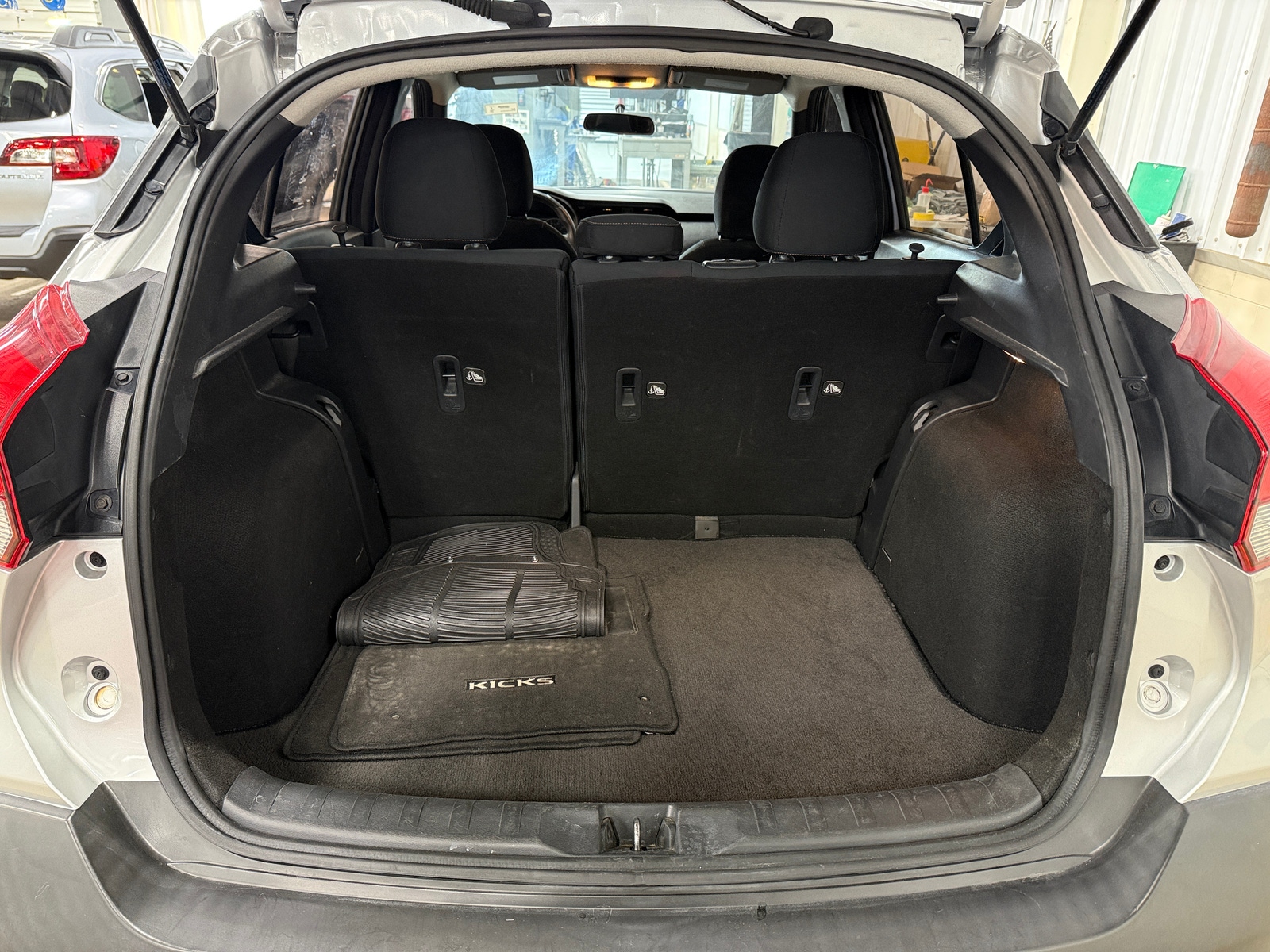 Thumbnail: 2019 Nissan Kicks - 7