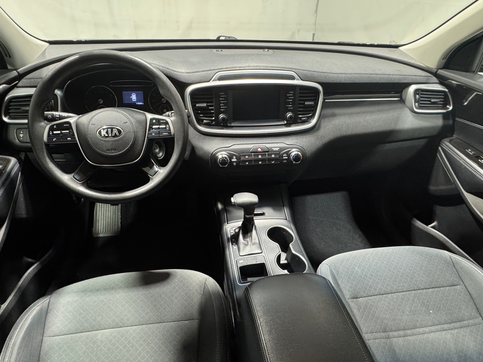 Thumbnail: 2020 Kia Sorento - 3