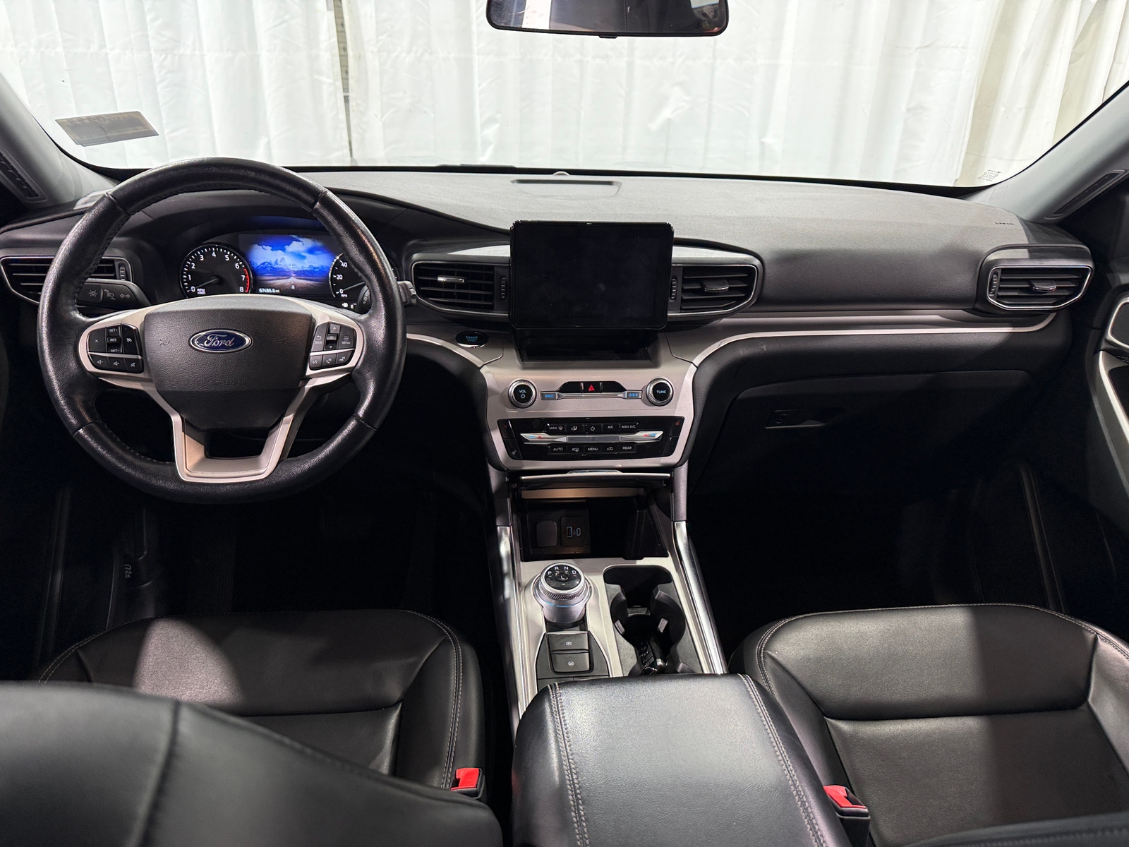 Thumbnail: 2022 Ford Explorer - 3