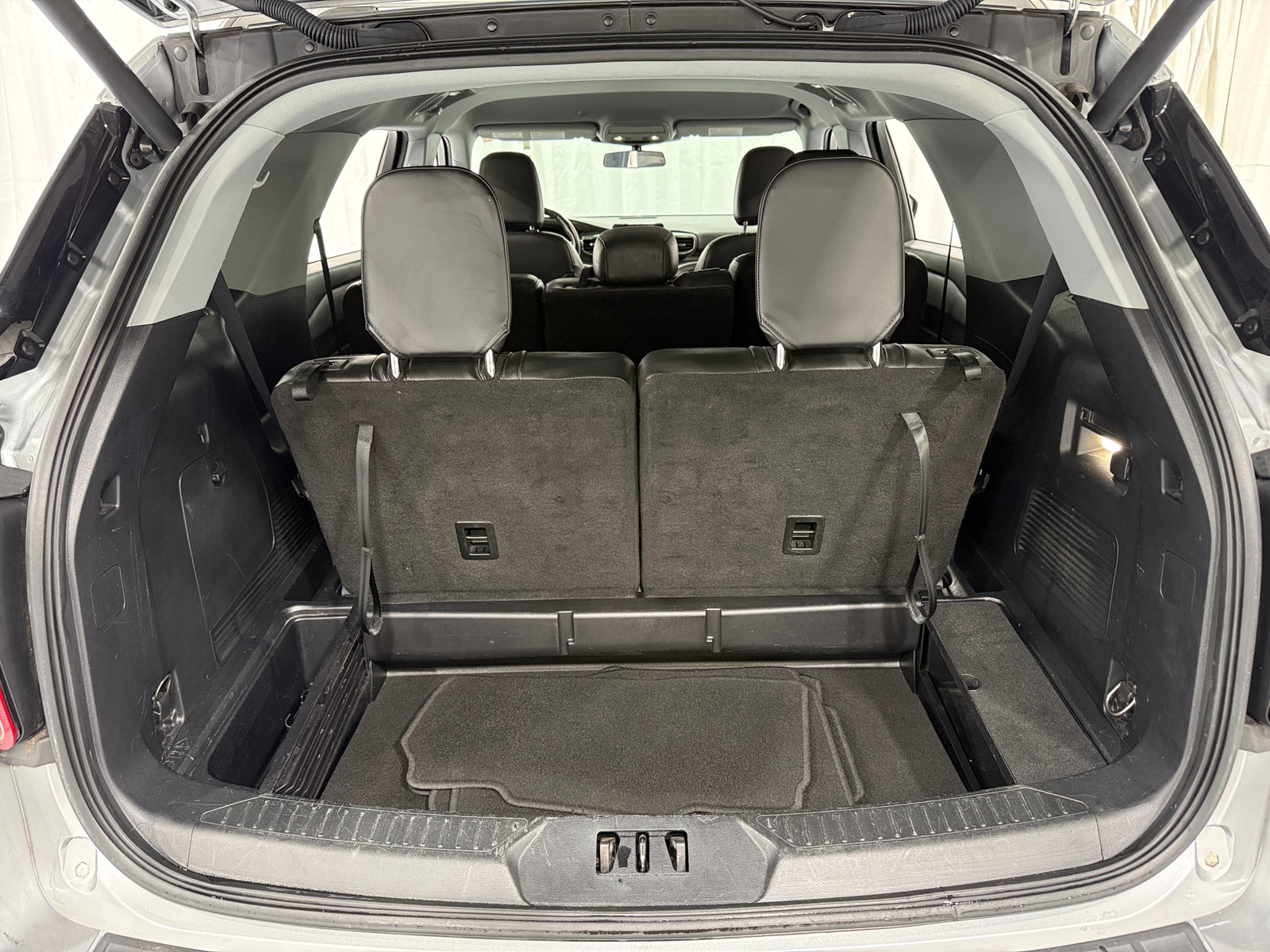 Thumbnail: 2022 Ford Explorer - 7