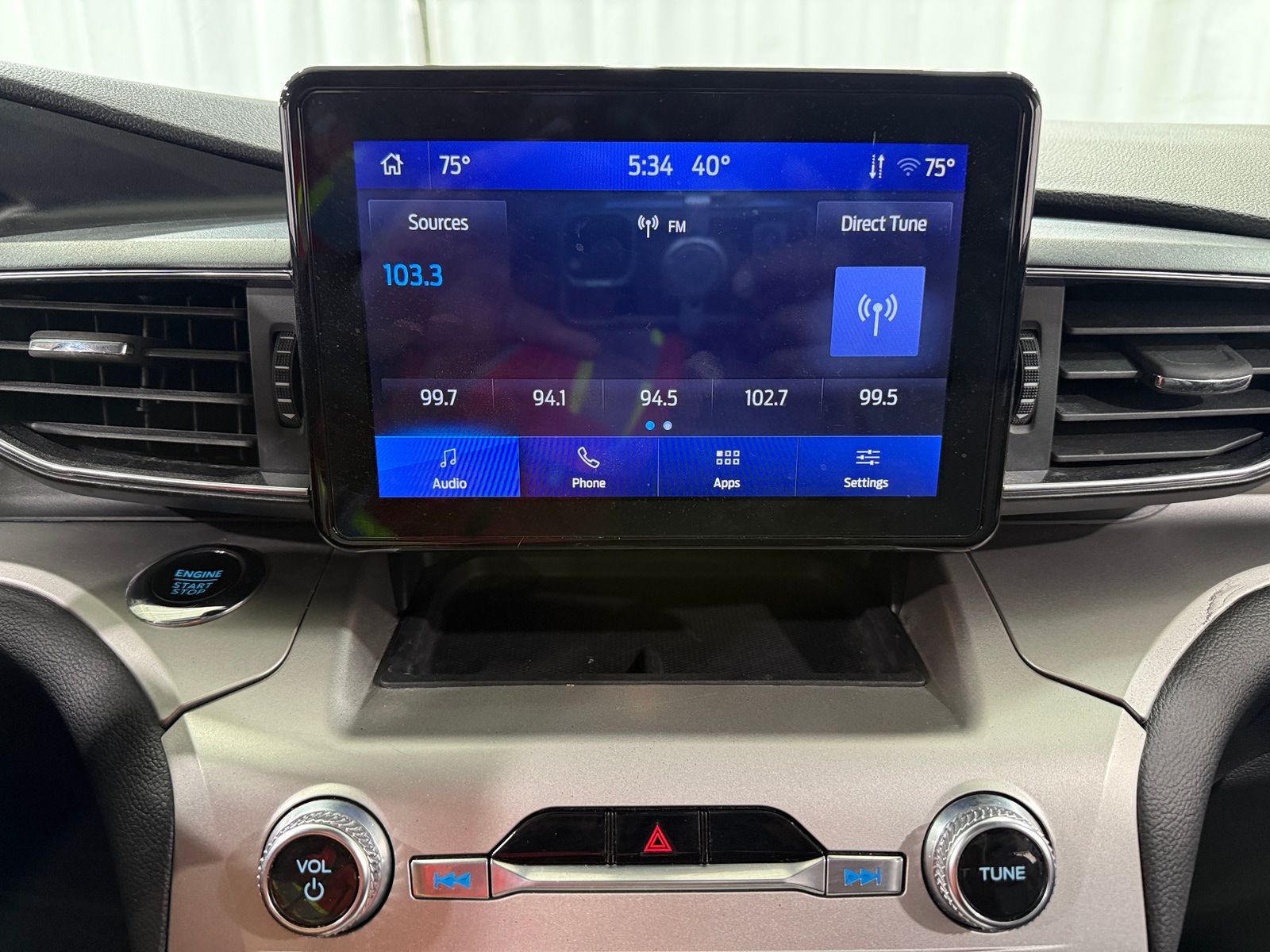 Thumbnail: 2022 Ford Explorer - 4