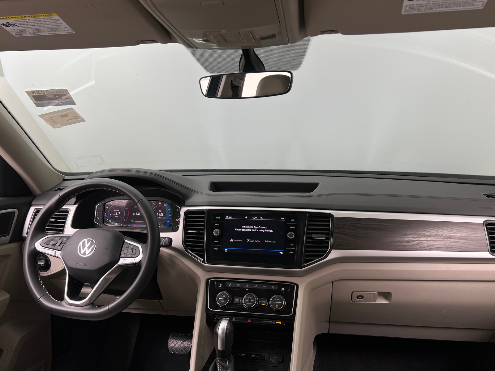 Thumbnail: 2023 Volkswagen Atlas - 3