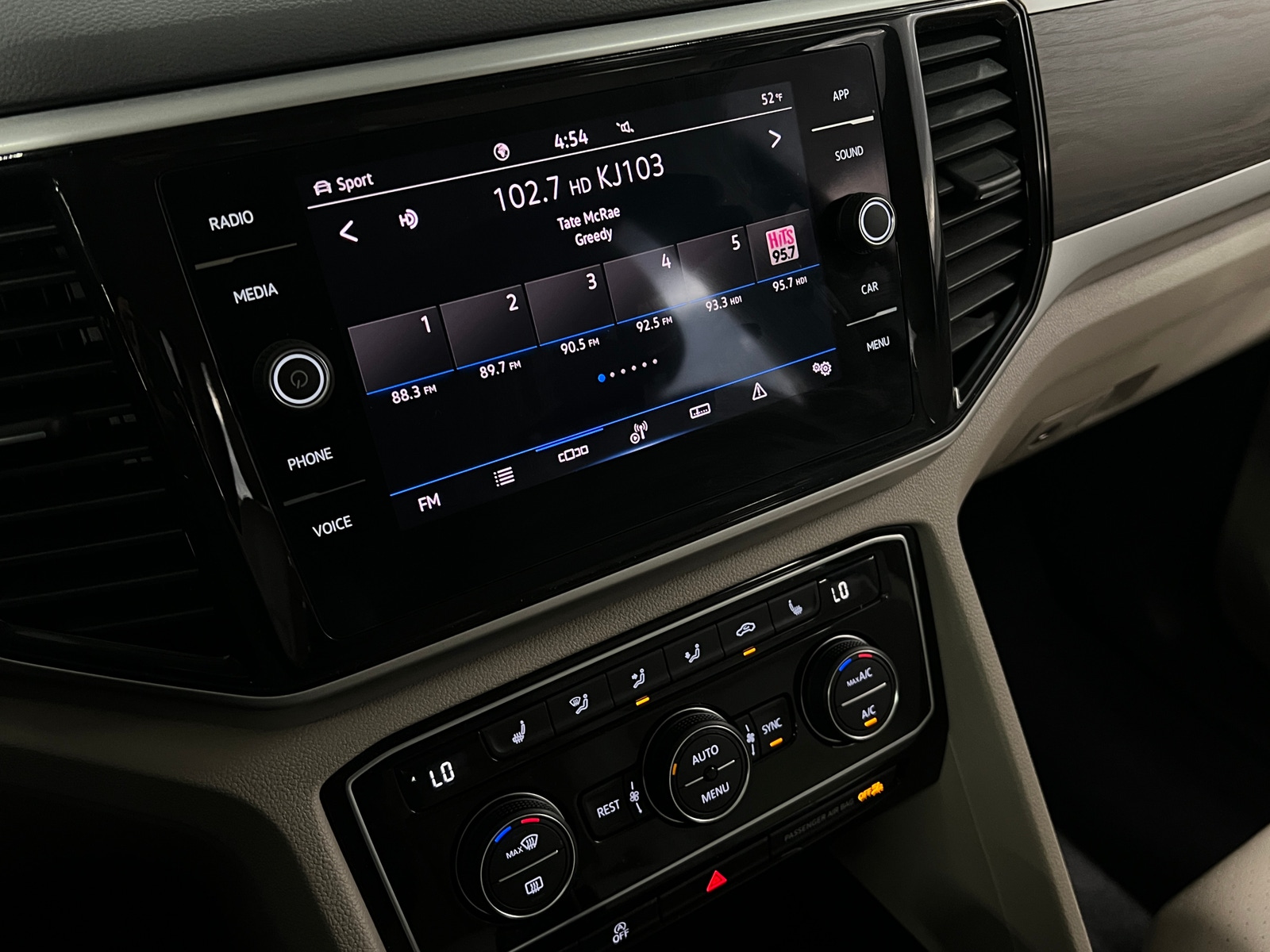 Thumbnail: 2023 Volkswagen Atlas - 4