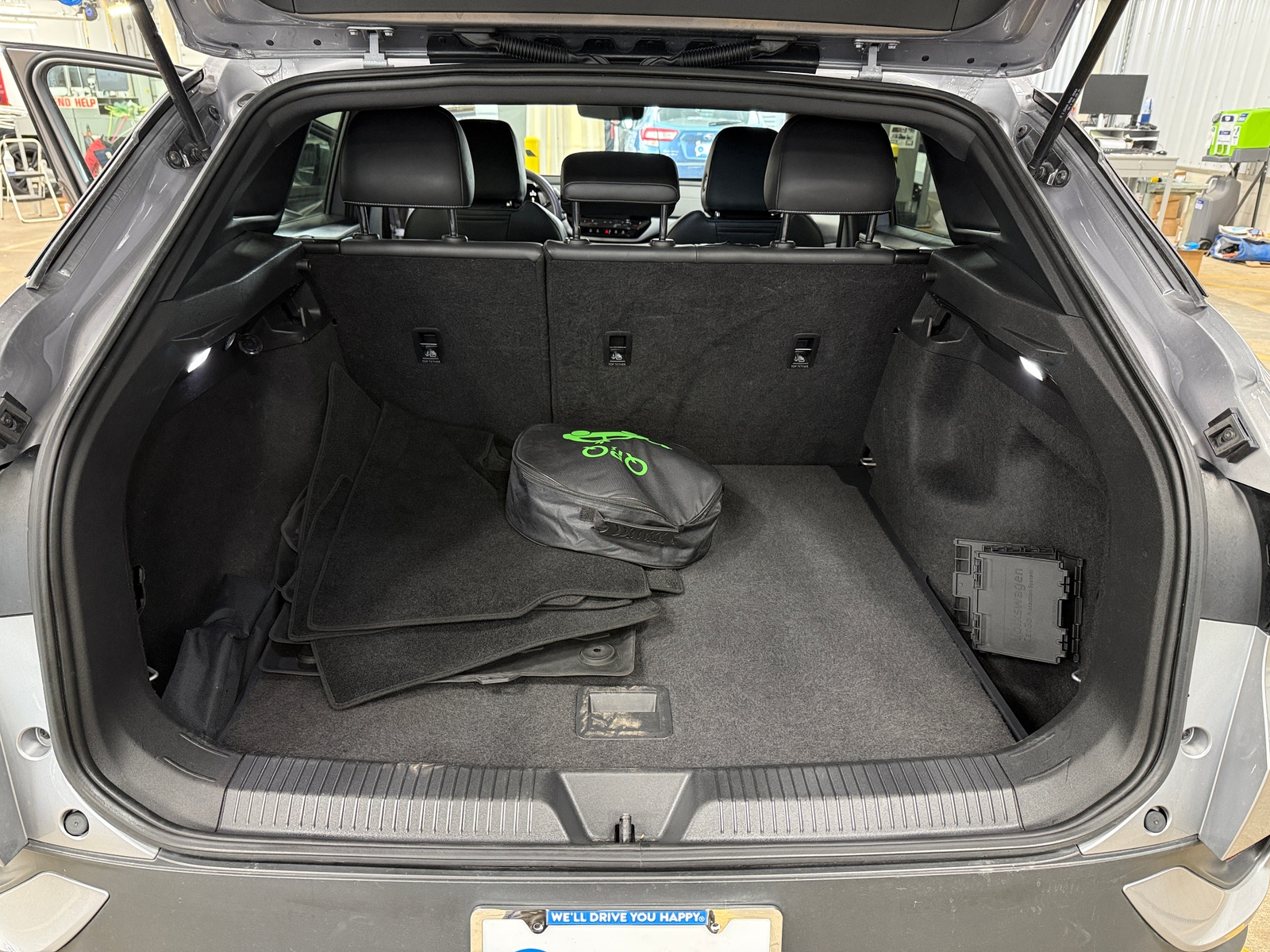 Thumbnail: 2023 Volkswagen ID.4 - 7