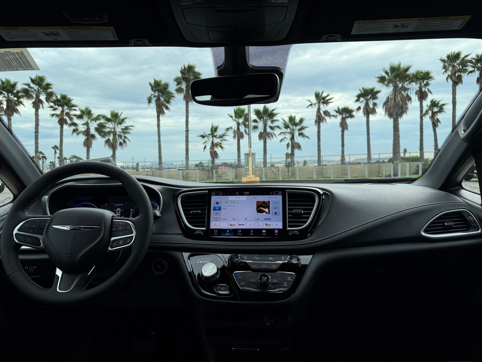 Thumbnail: 2026 Chrysler Pacifica - 3