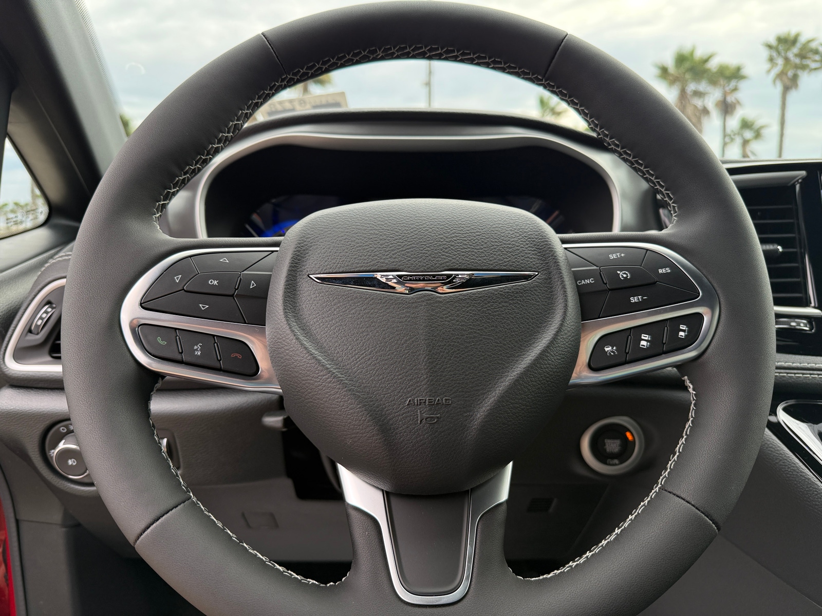 Thumbnail: 2026 Chrysler Pacifica - 5