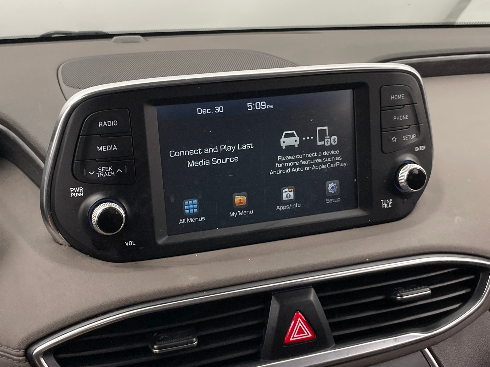 Thumbnail: 2019 Hyundai Santa Fe - 4