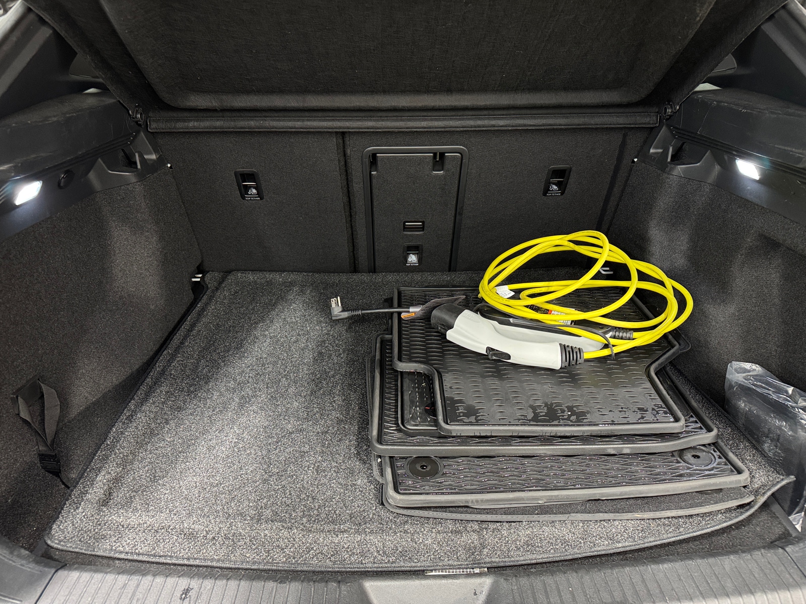 Thumbnail: 2021 Volkswagen ID.4 - 6