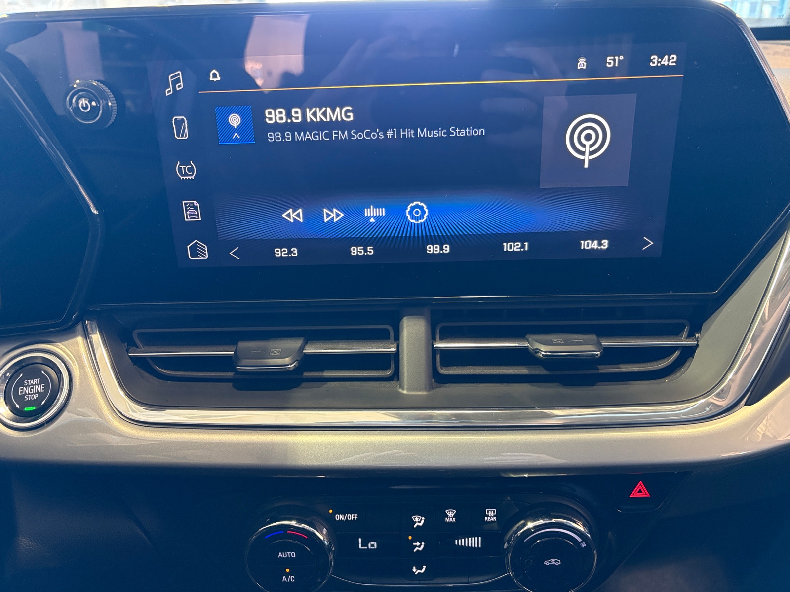 Thumbnail: 2025 Chevrolet Trax - 4