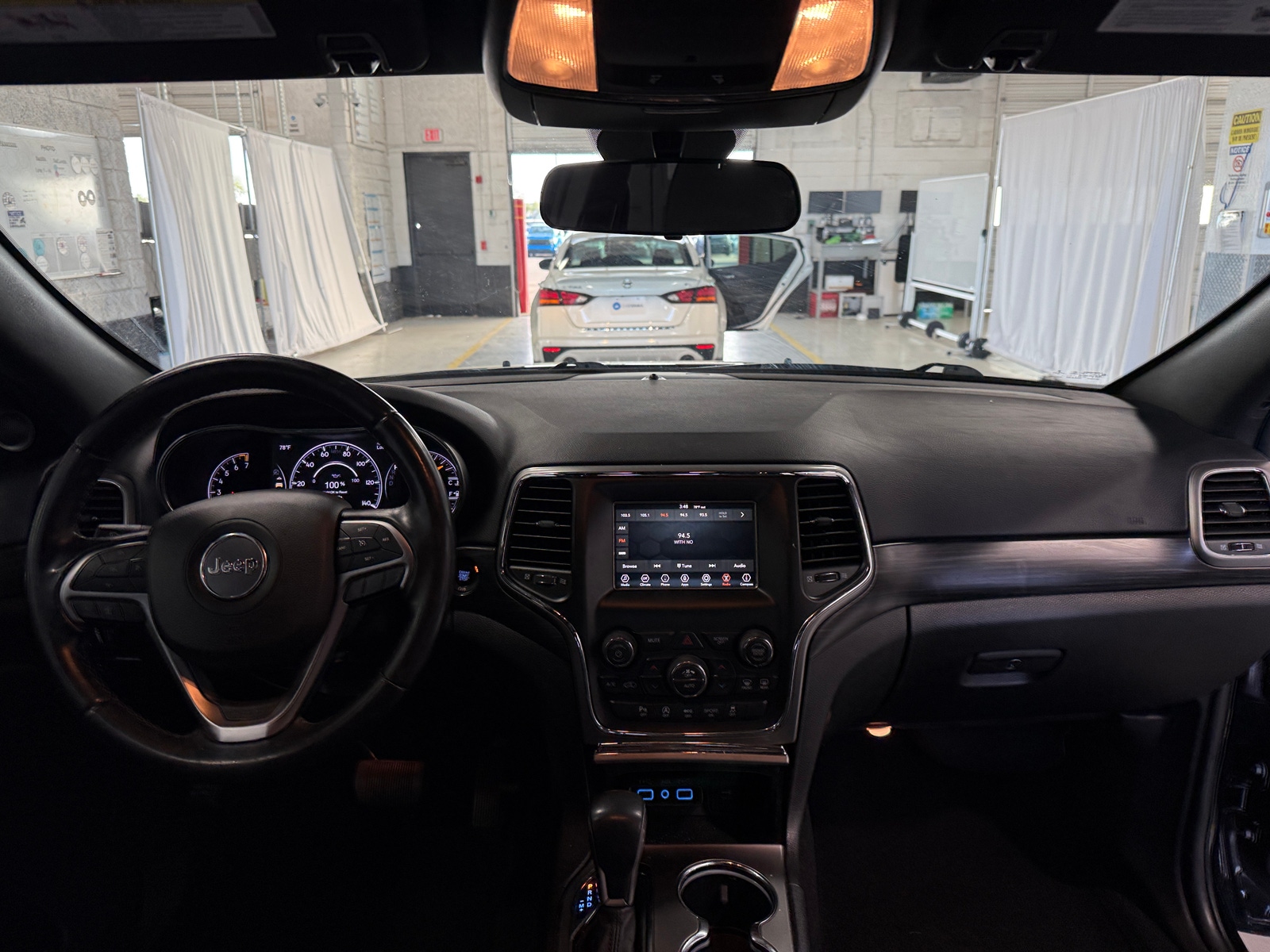 Thumbnail: 2020 Jeep Grand Cherokee - 3