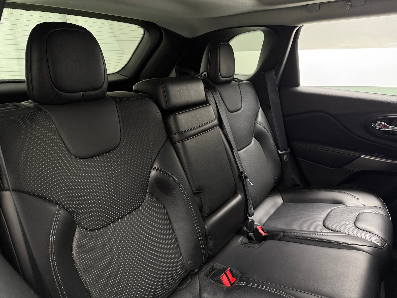 Thumbnail: 2019 Jeep Cherokee - 5