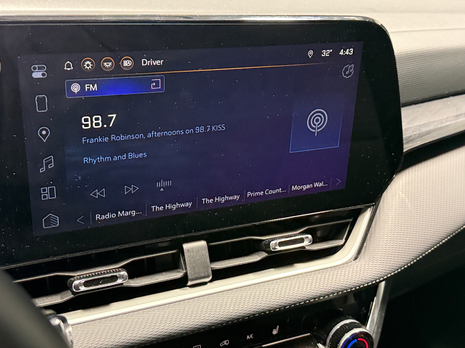 Thumbnail: 2025 Chevrolet Equinox - 4