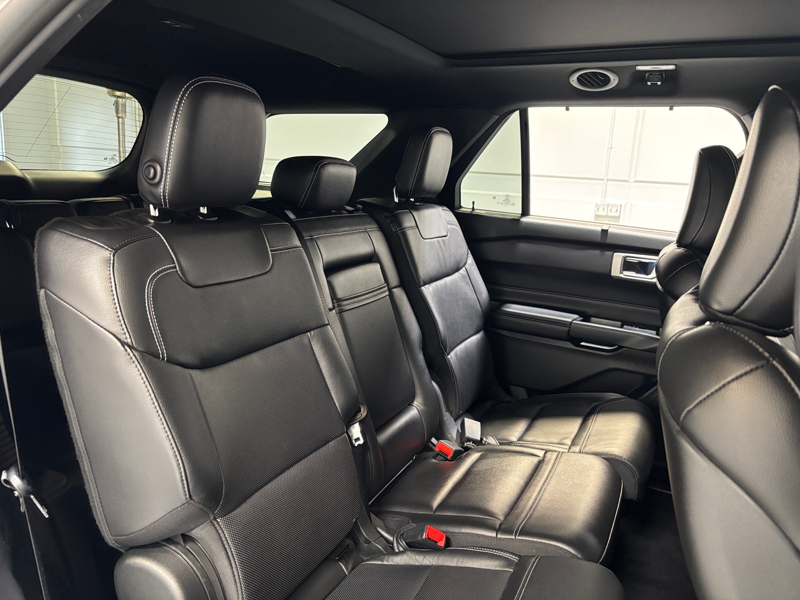 Thumbnail: 2020 Ford Explorer - 5