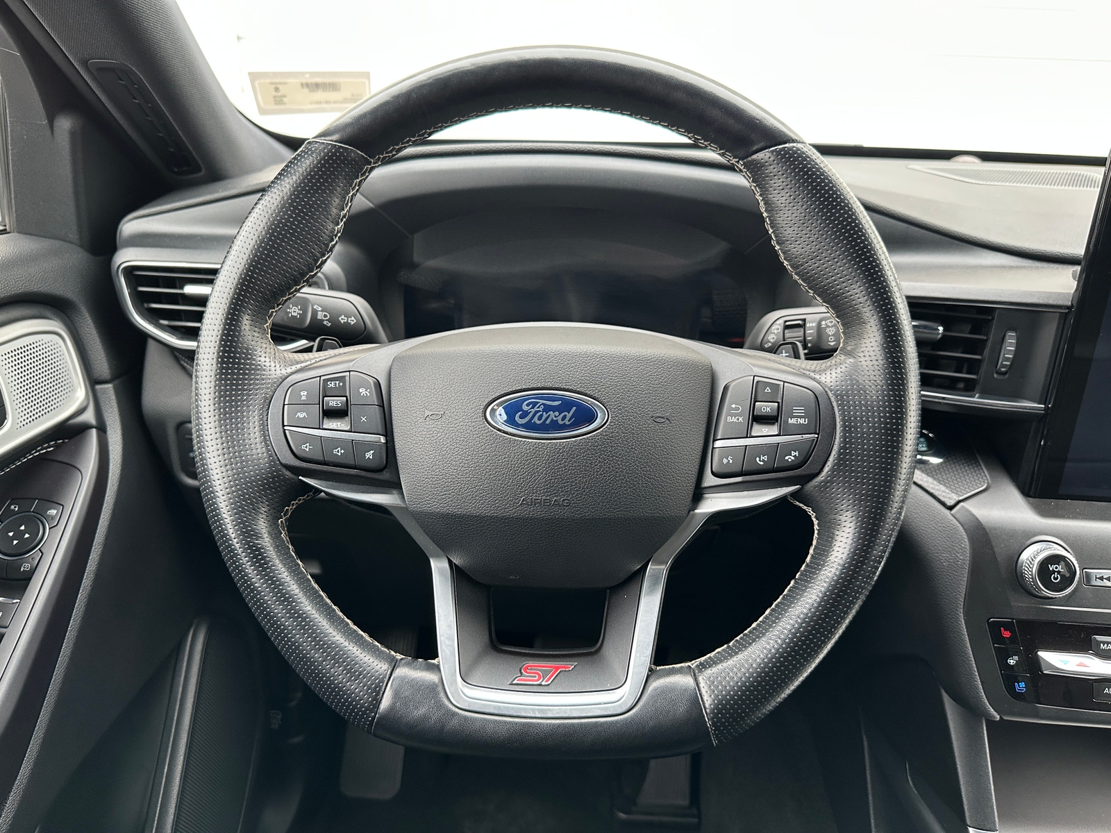 Thumbnail: 2020 Ford Explorer - 4