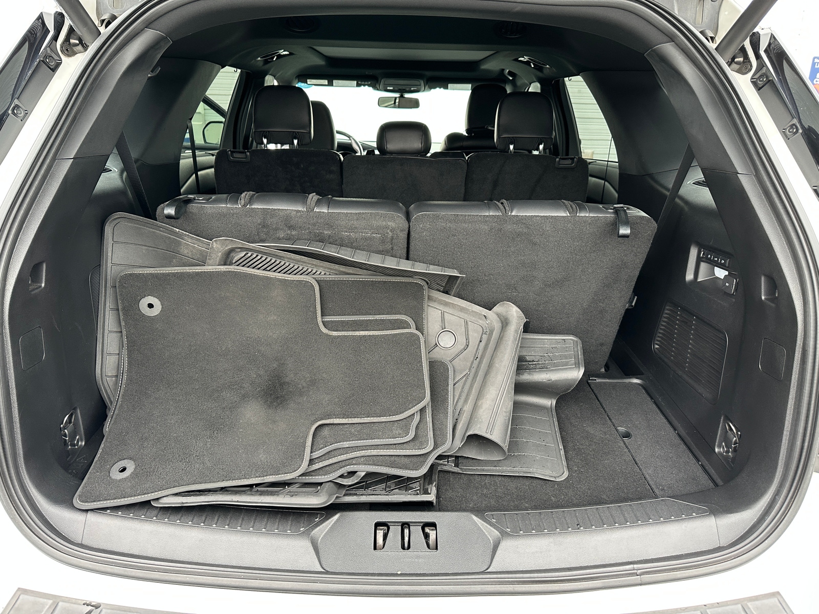 Thumbnail: 2020 Ford Explorer - 6