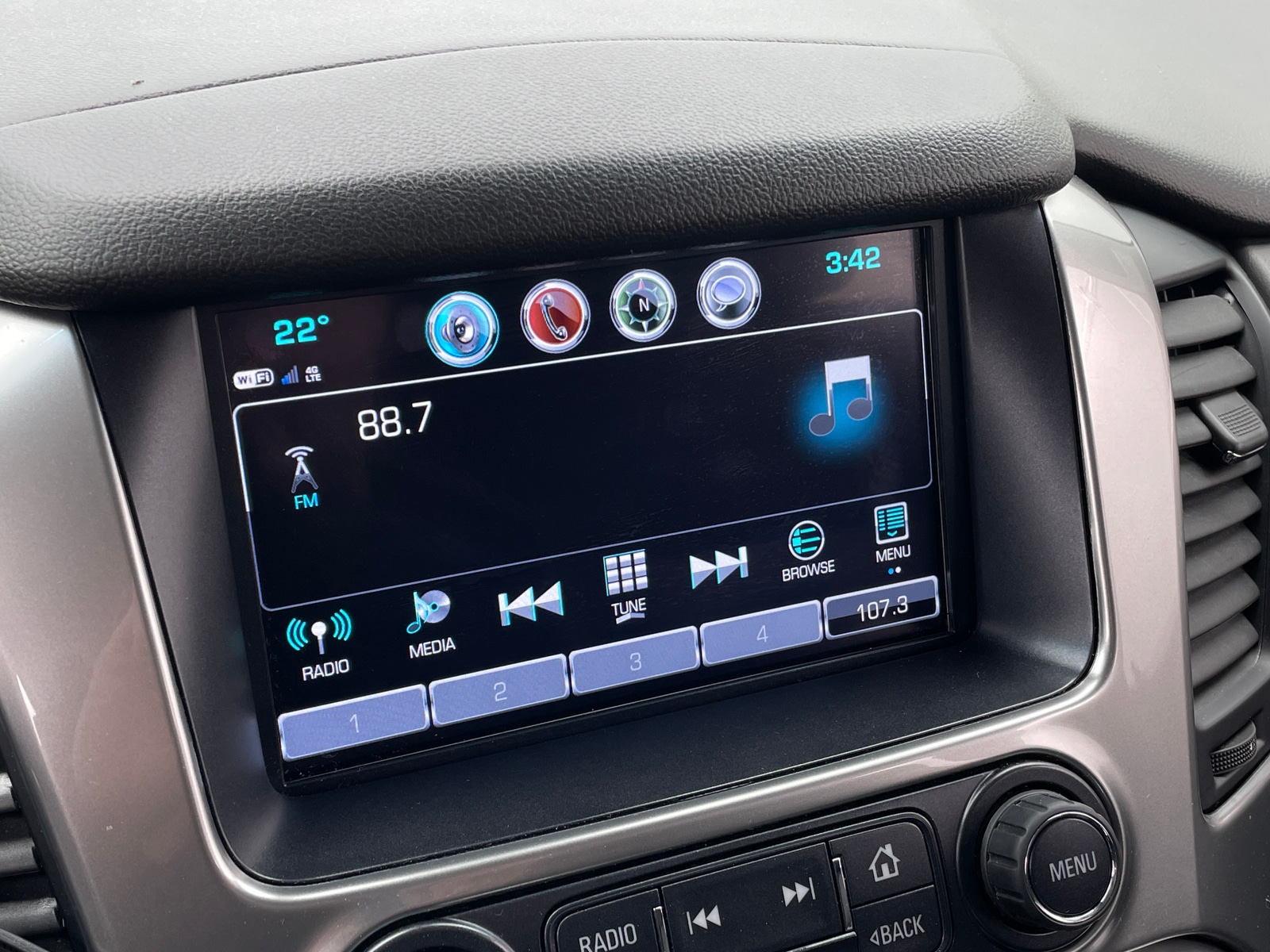 Thumbnail: 2020 Chevrolet Tahoe - 3