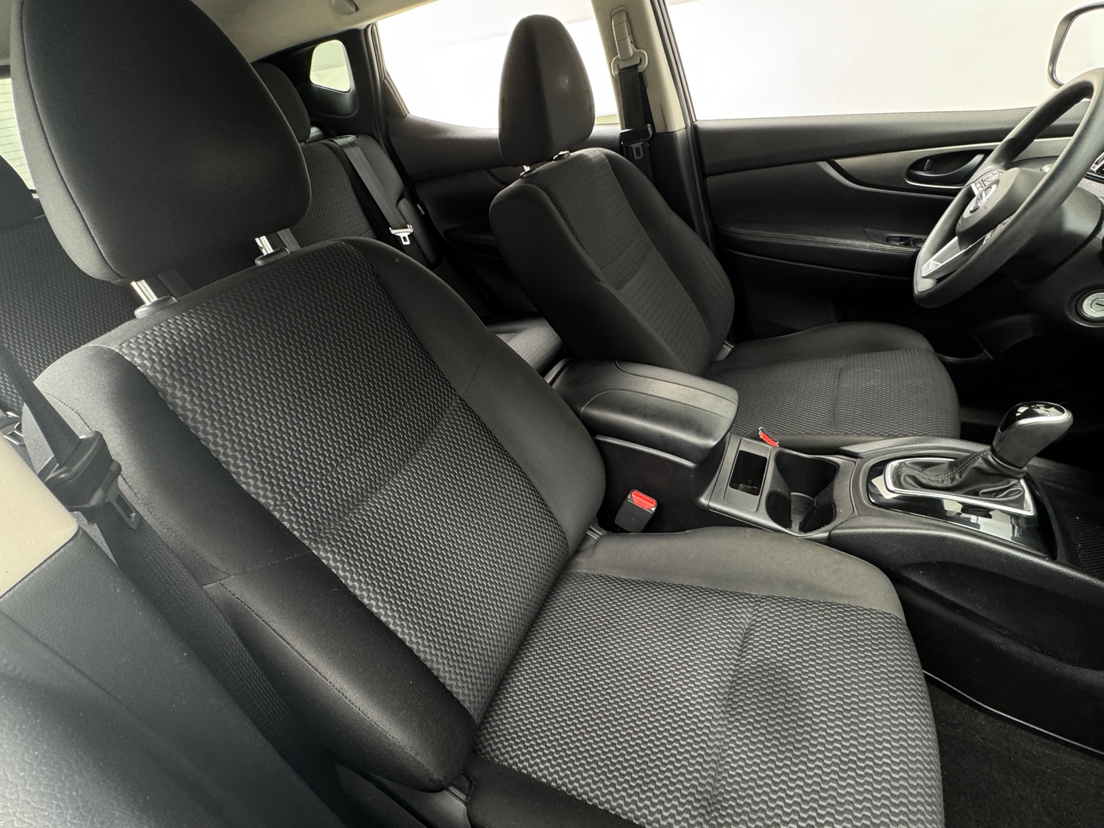 Thumbnail: 2021 Nissan Rogue Sport - 2