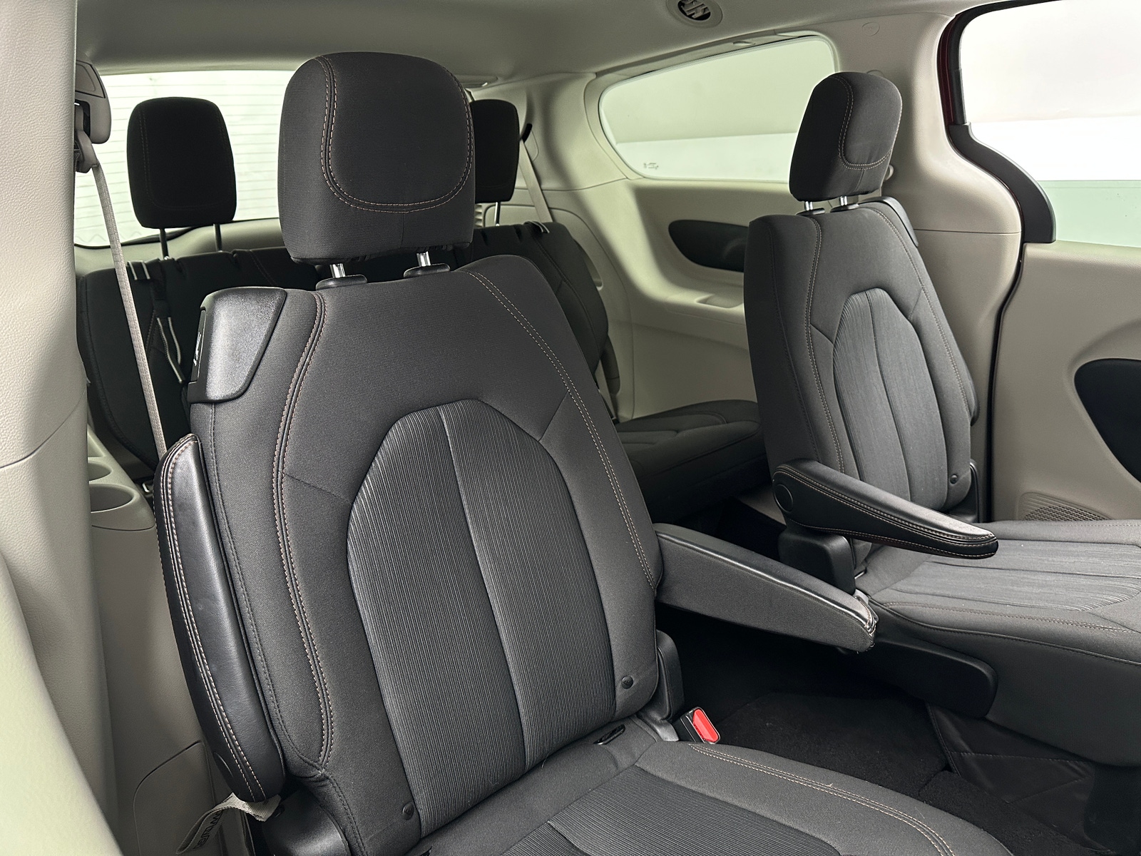 Thumbnail: 2019 Chrysler Pacifica - 6