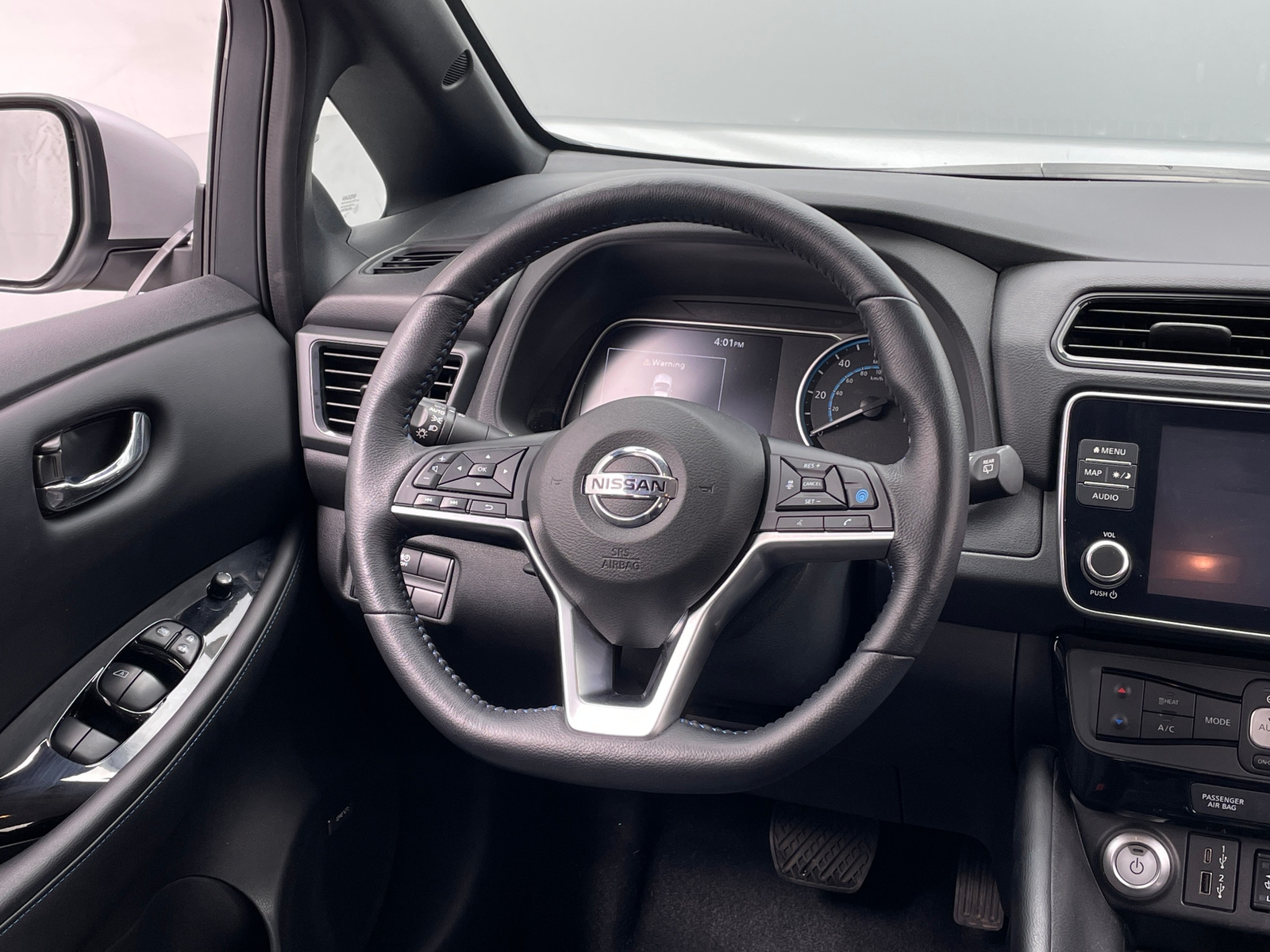 Thumbnail: 2022 Nissan Leaf - 4