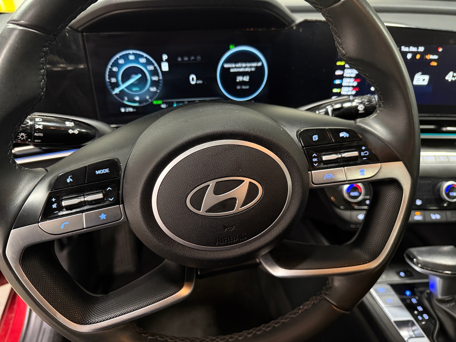 Thumbnail: 2025 Hyundai Elantra - 4