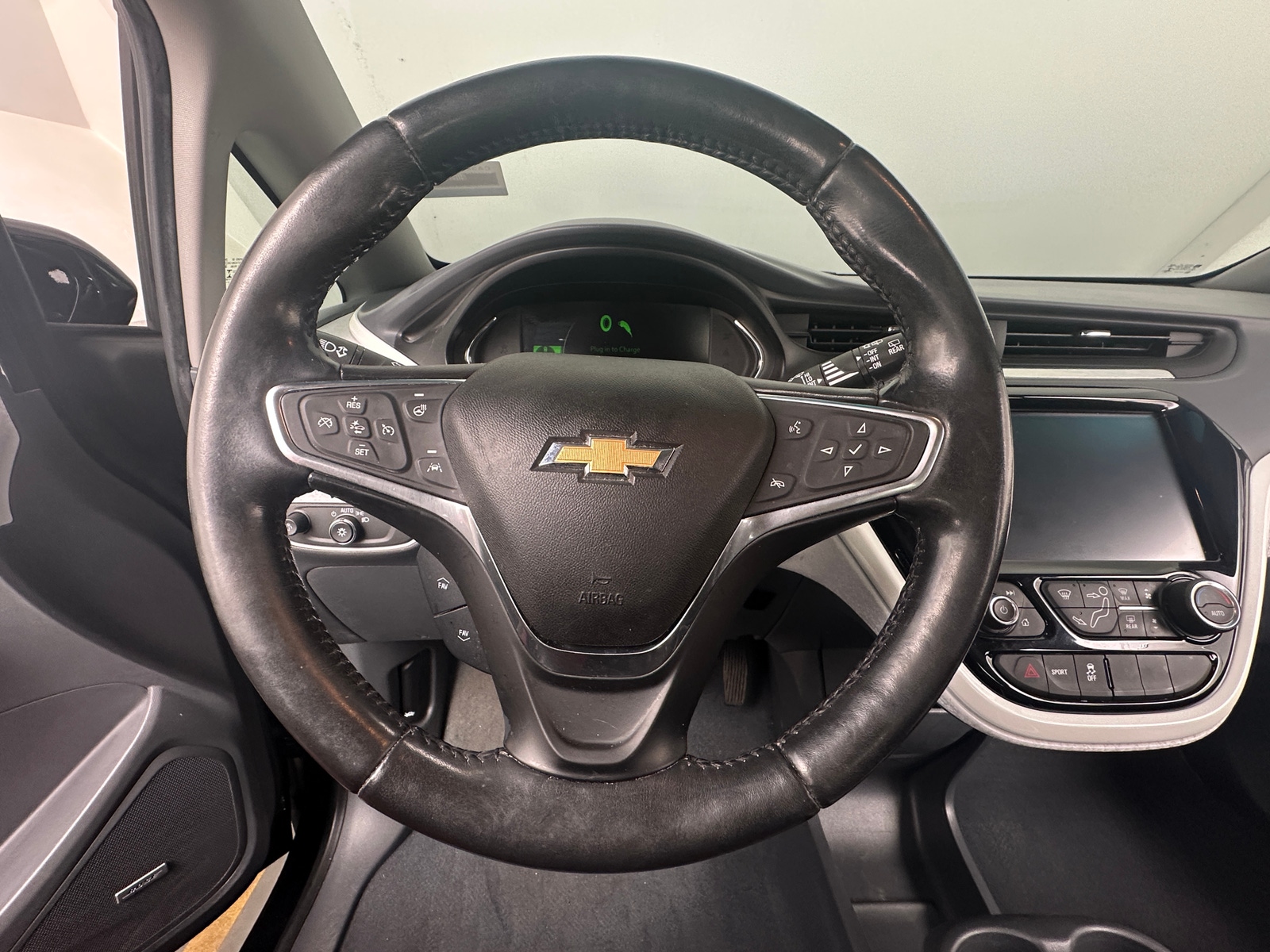 Thumbnail: 2019 Chevrolet Bolt EV - 4