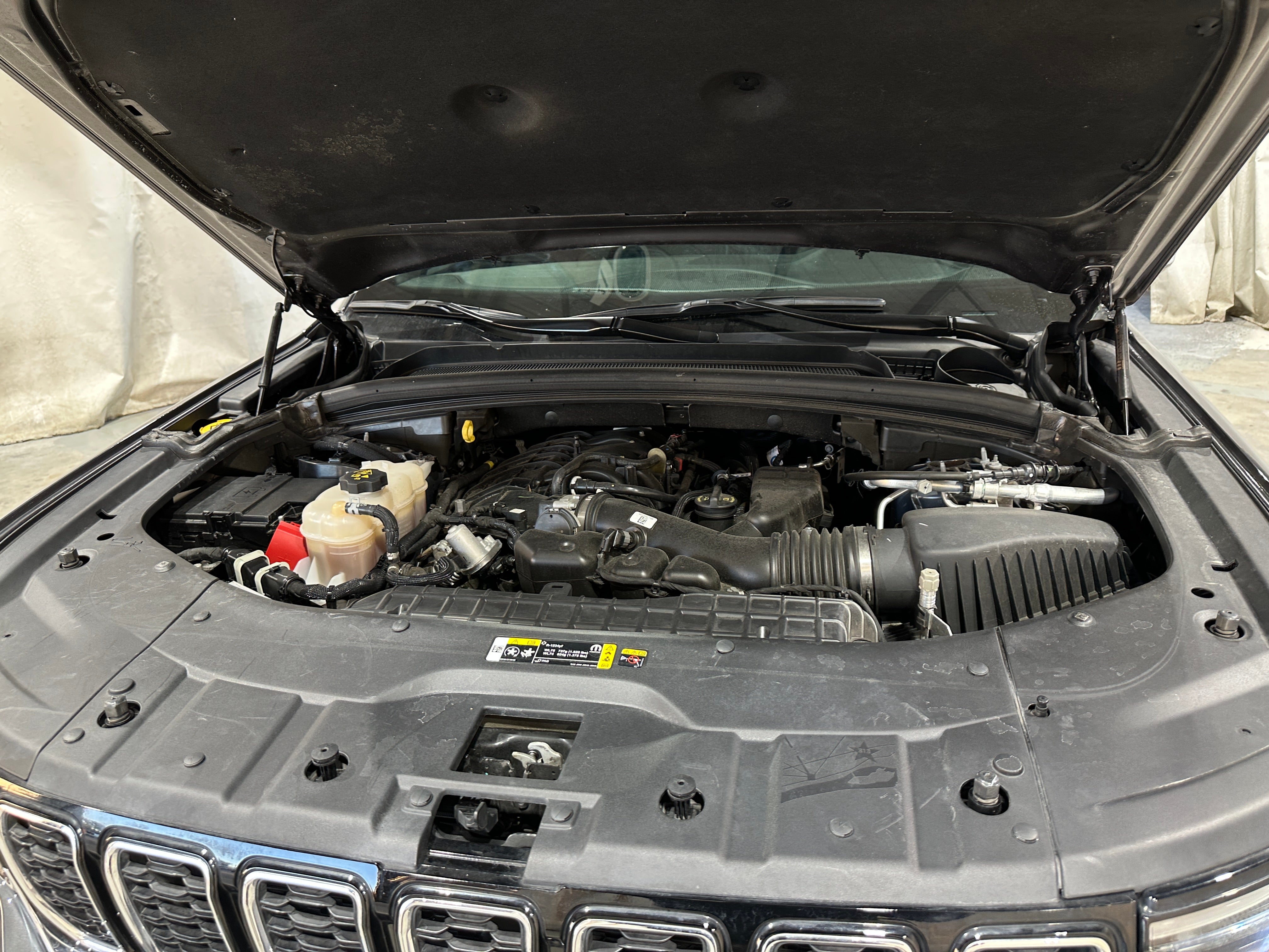 2025 Jeep Grand Cherokee - Image 1