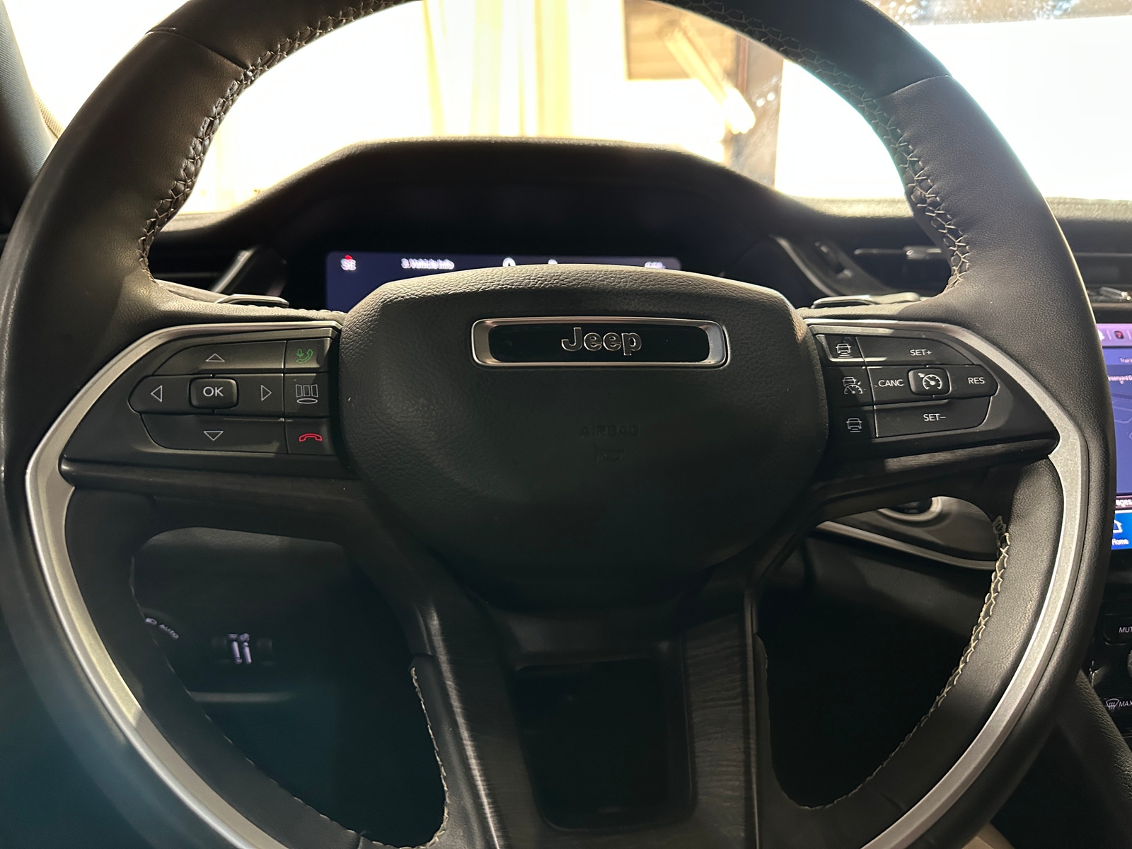 Thumbnail: 2025 Jeep Grand Cherokee - 4