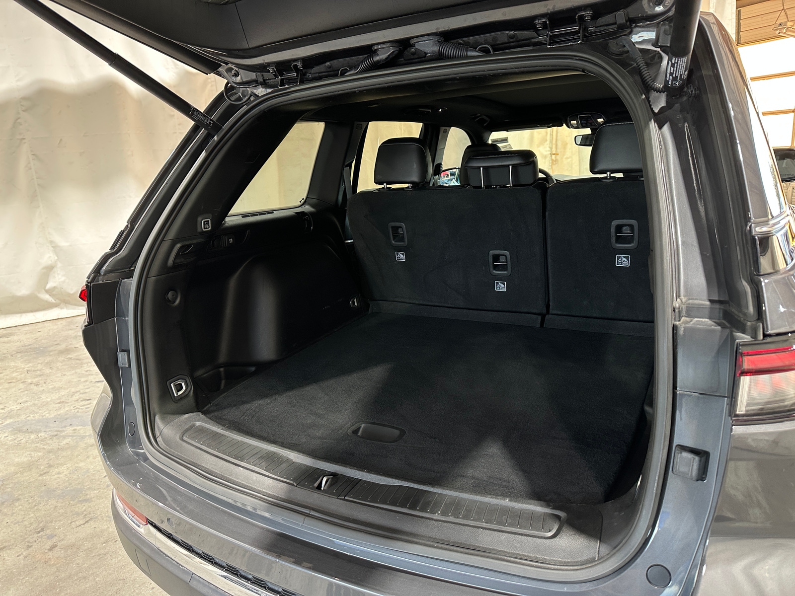 Thumbnail: 2025 Jeep Grand Cherokee - 6