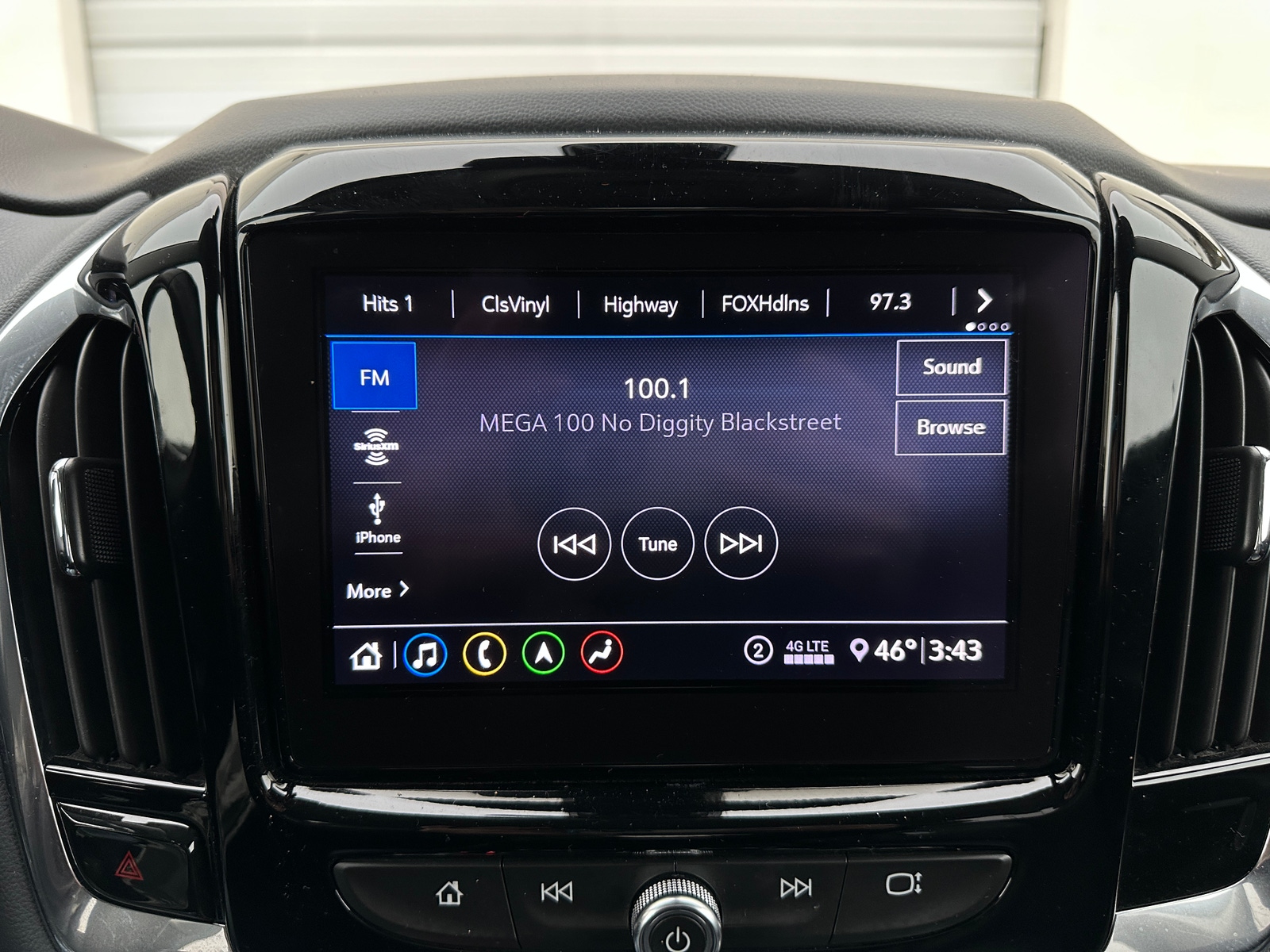 Thumbnail: 2020 Chevrolet Traverse - 3