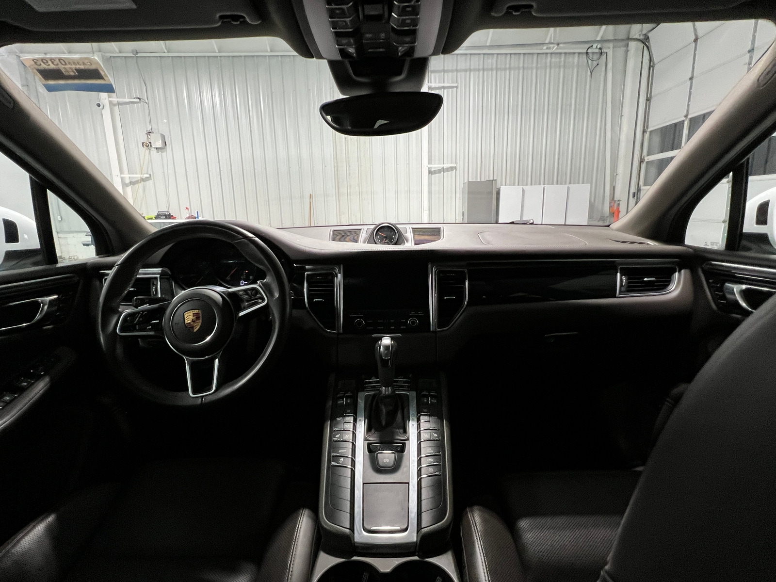 Thumbnail: 2018 Porsche Macan - 2