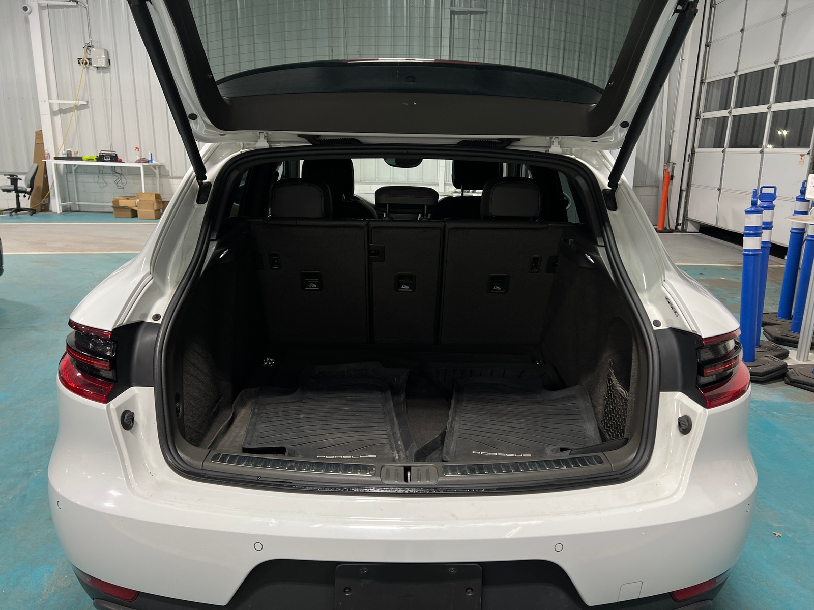 Thumbnail: 2018 Porsche Macan - 6