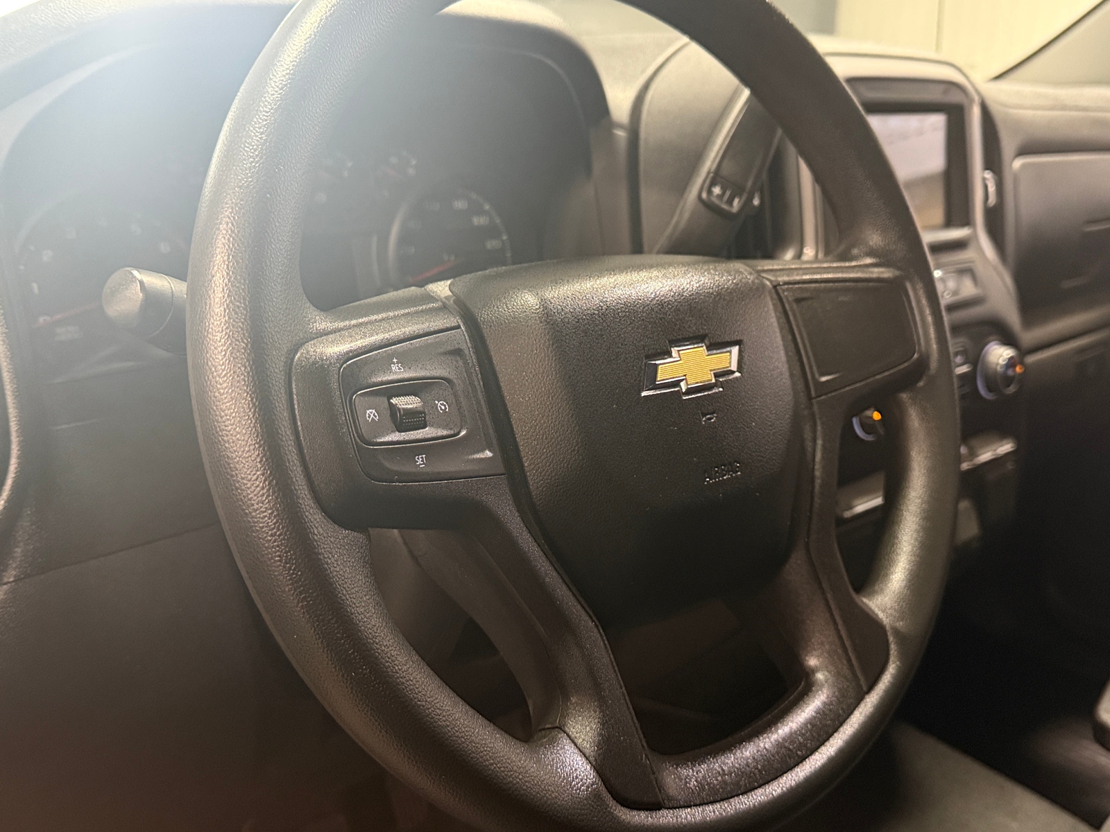 Thumbnail: 2019 Chevrolet Silverado 1500 - 5