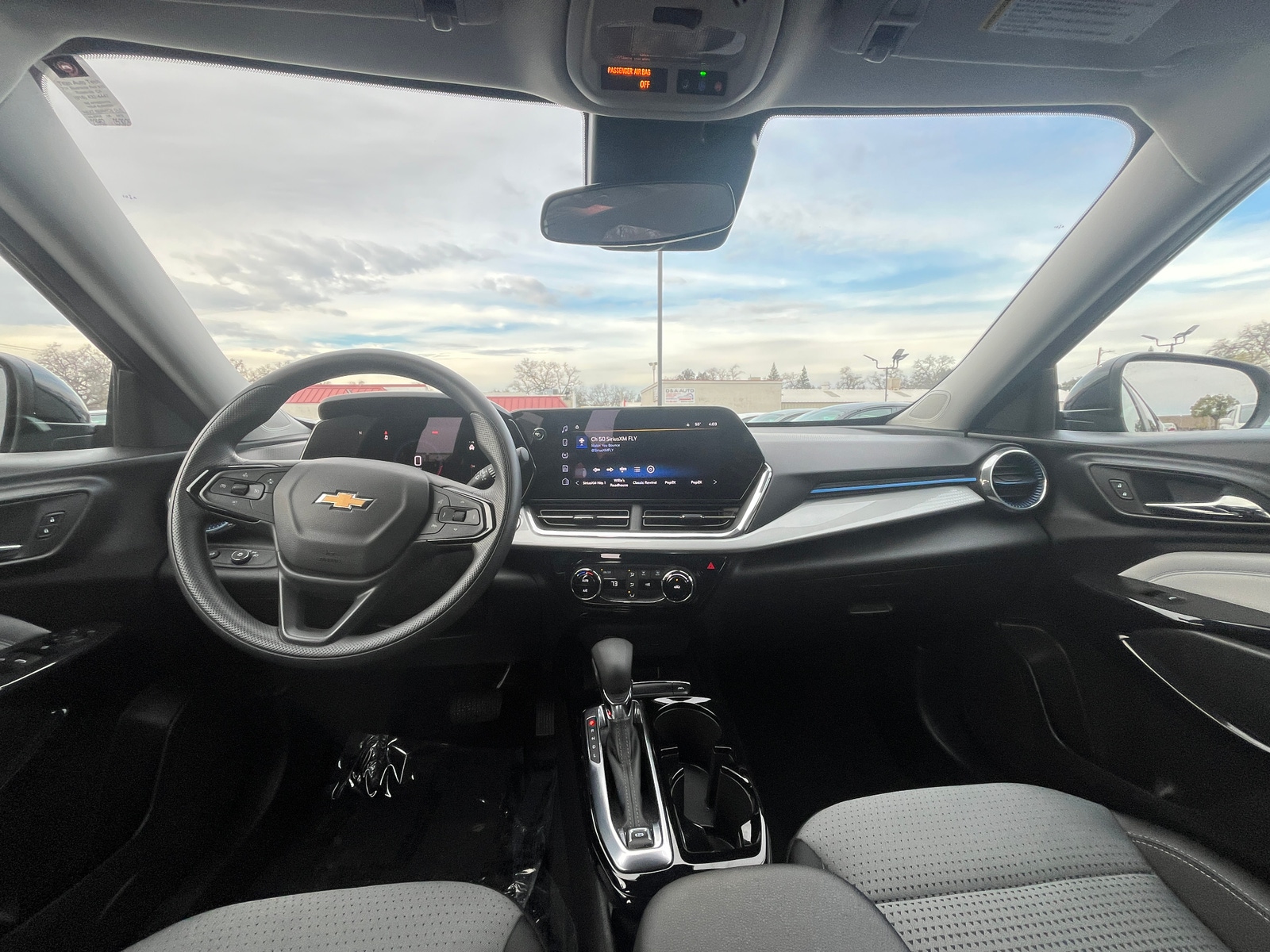 Thumbnail: 2025 Chevrolet Trax - 3