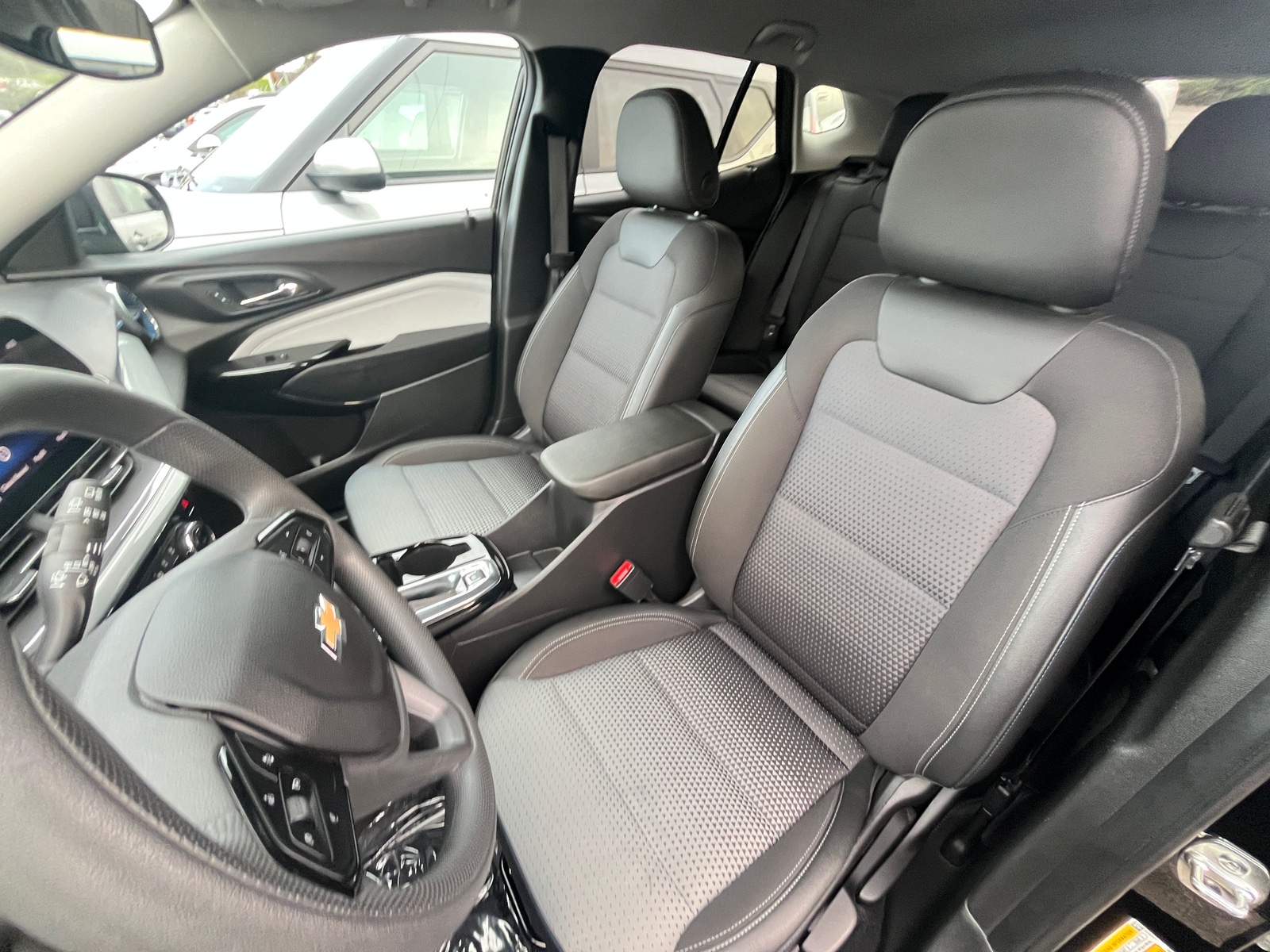 Thumbnail: 2025 Chevrolet Trax - 2