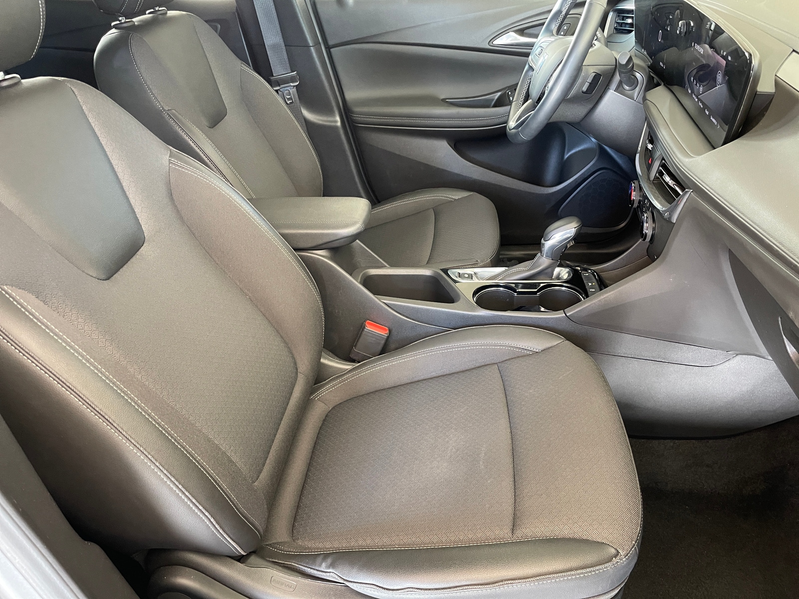 Thumbnail: 2025 Buick Encore GX - 2