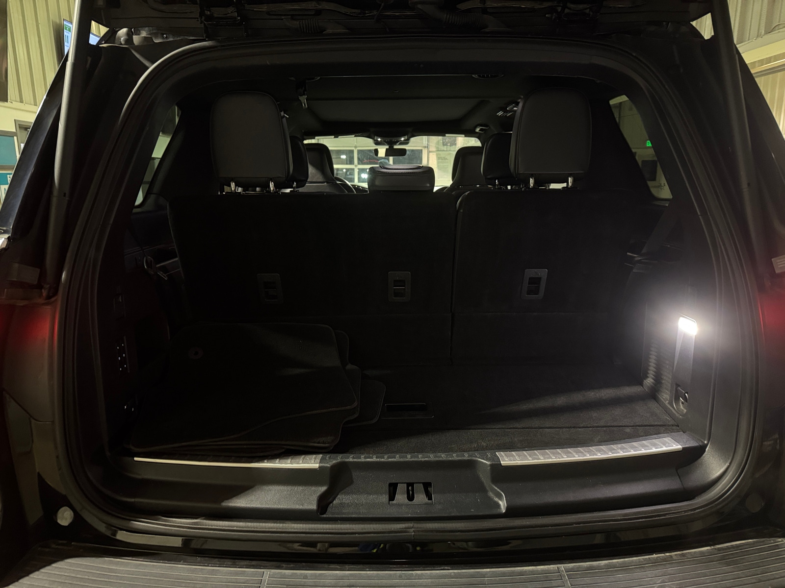 Thumbnail: 2024 Lincoln Navigator - 6