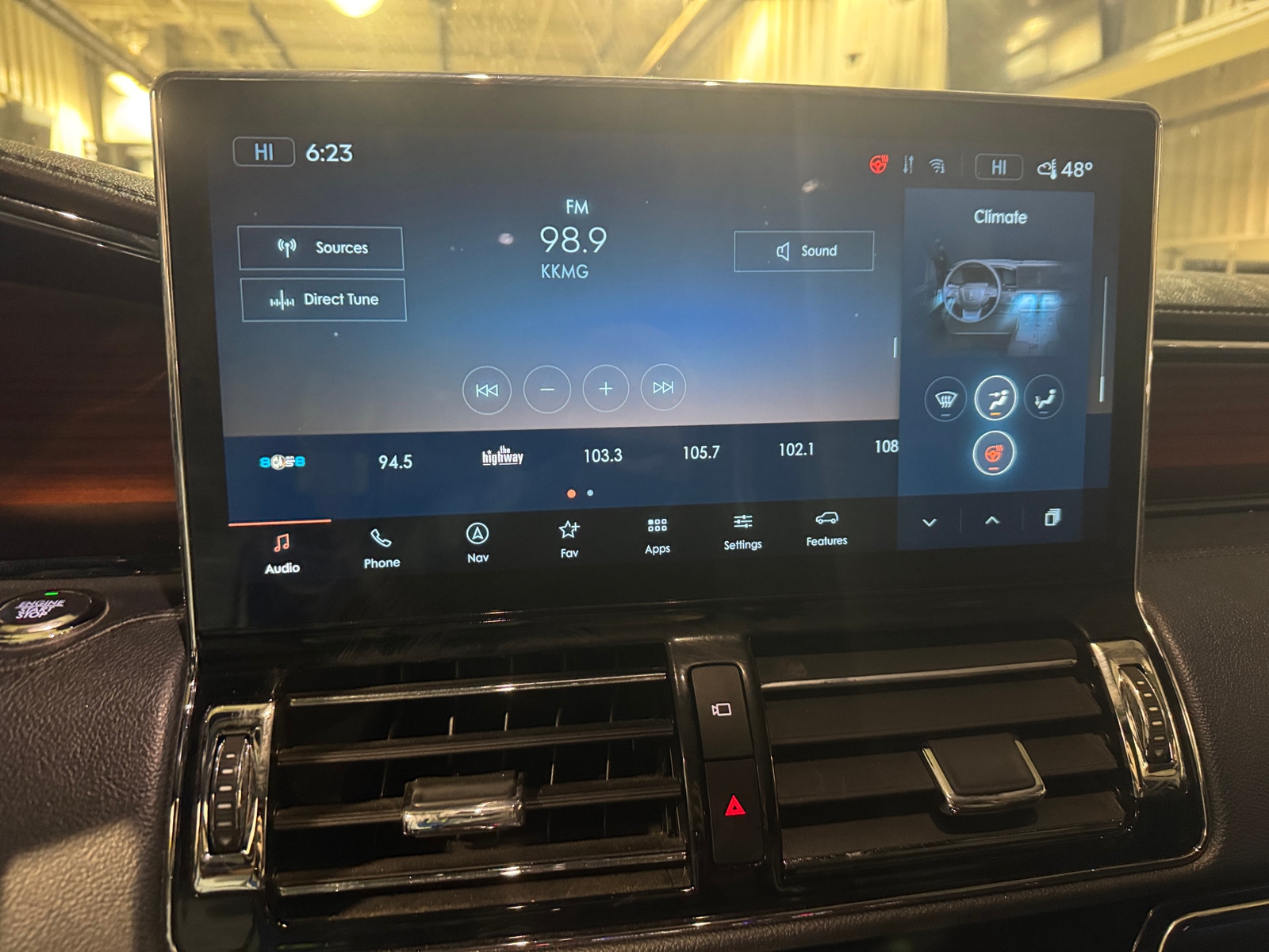 Thumbnail: 2024 Lincoln Navigator - 3