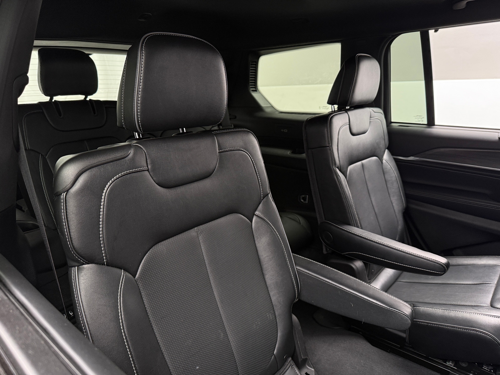 Thumbnail: 2023 Jeep Grand Cherokee L - 5