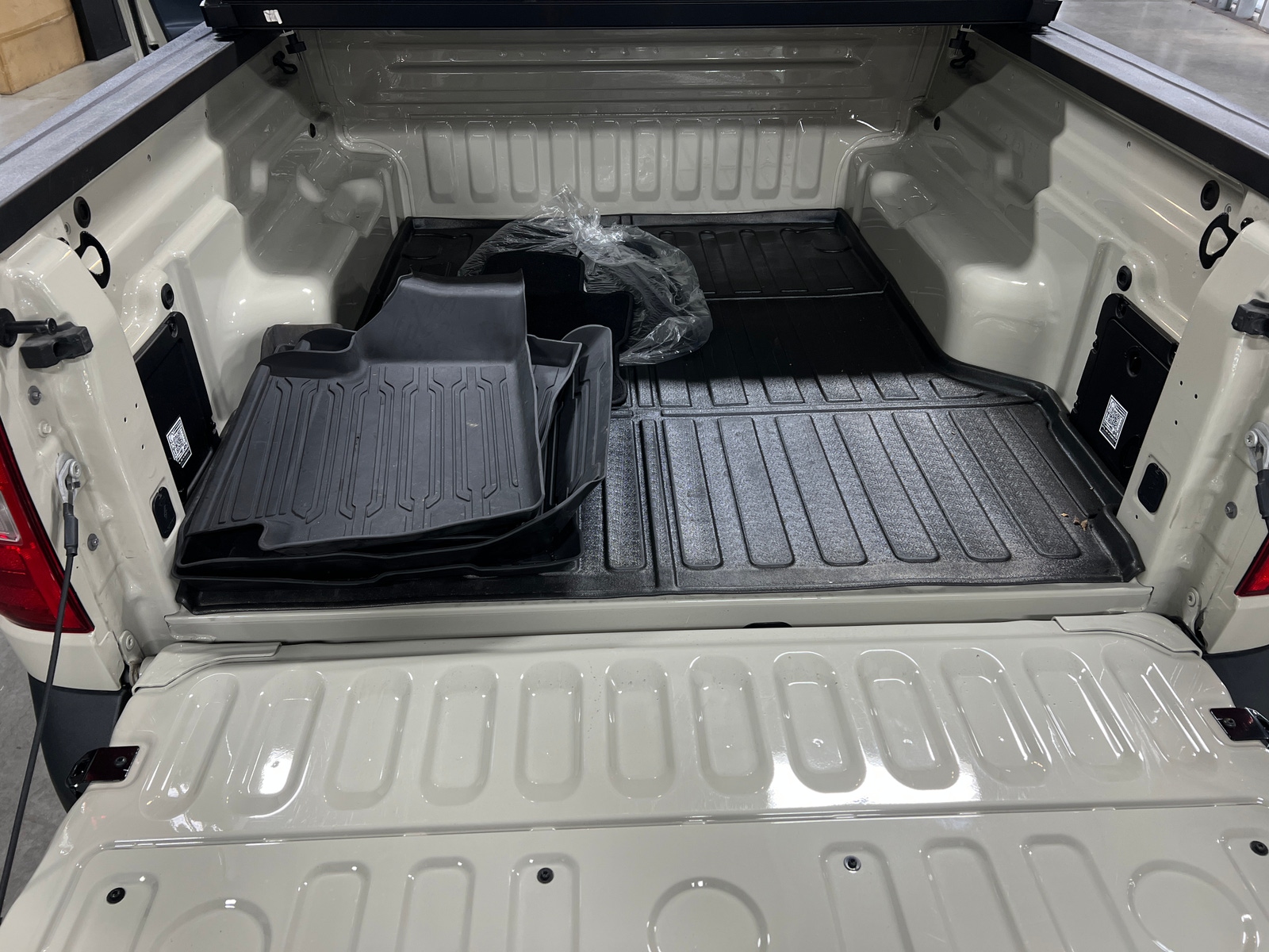 Thumbnail: 2025 Ford Maverick - 7