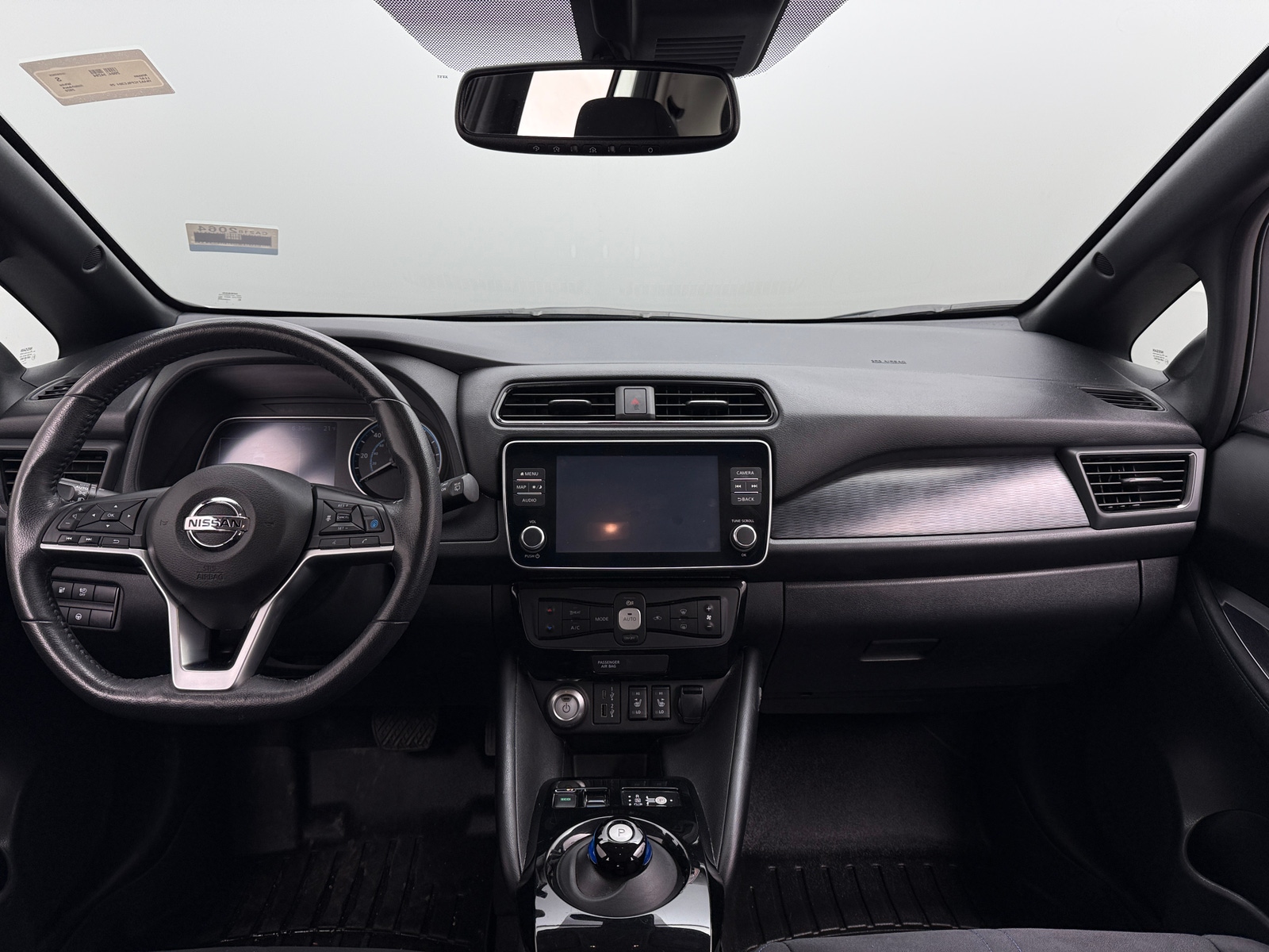 Thumbnail: 2020 Nissan Leaf - 3