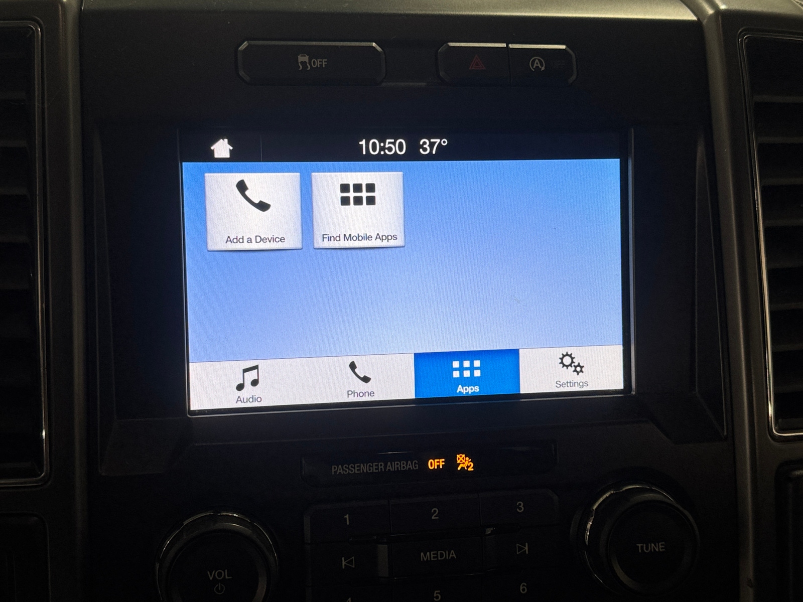 Thumbnail: 2019 Ford Econoline - 4