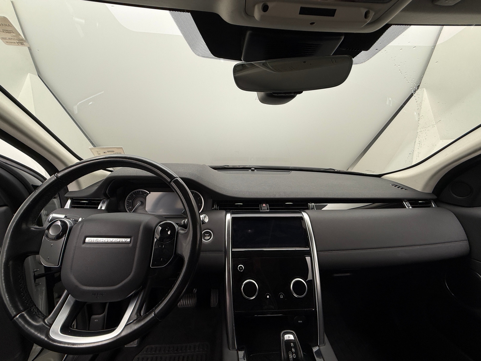 Thumbnail: 2020 Land Rover Discovery Sport - 3