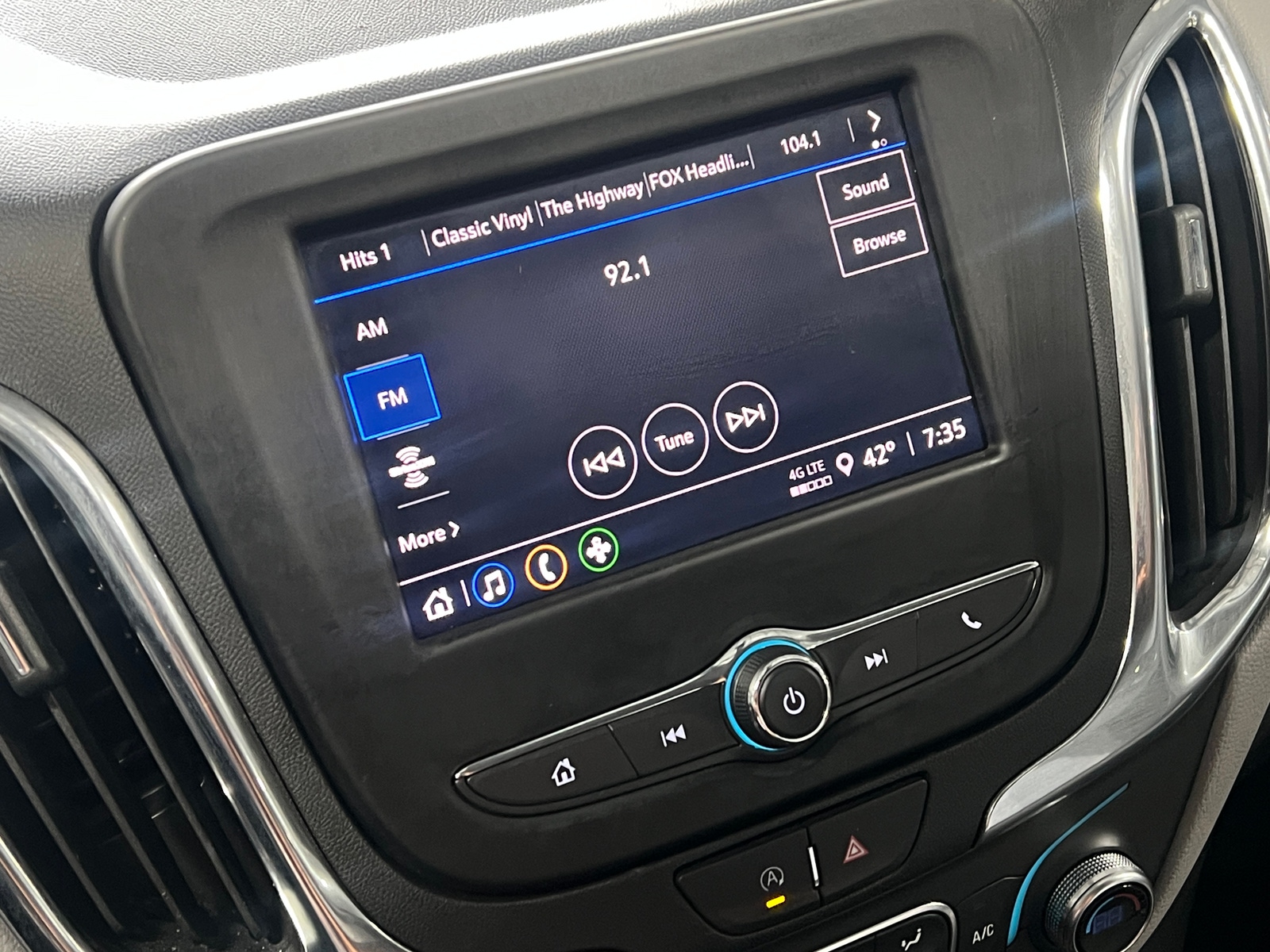 Thumbnail: 2023 Chevrolet Equinox - 4