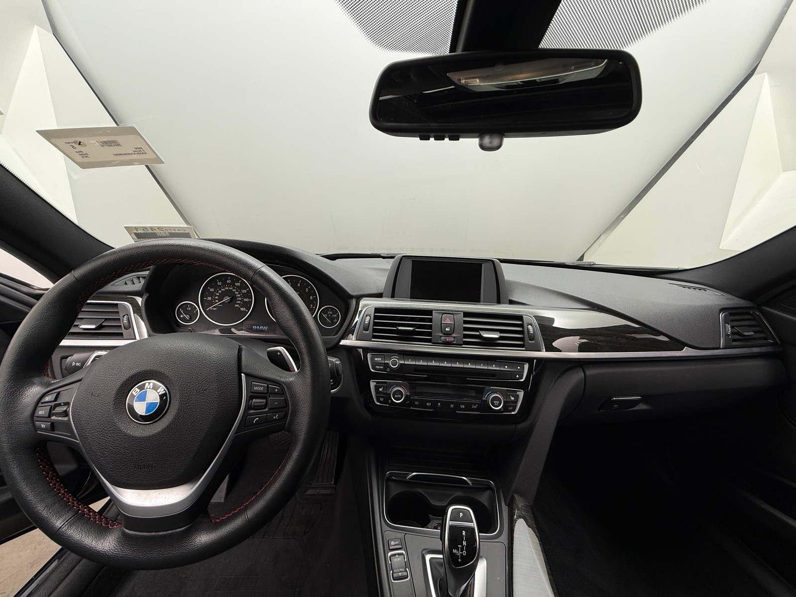 Thumbnail: 2016 BMW 3 Series - 2