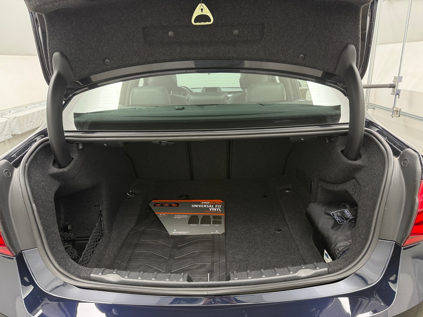 Thumbnail: 2016 BMW 3 Series - 6