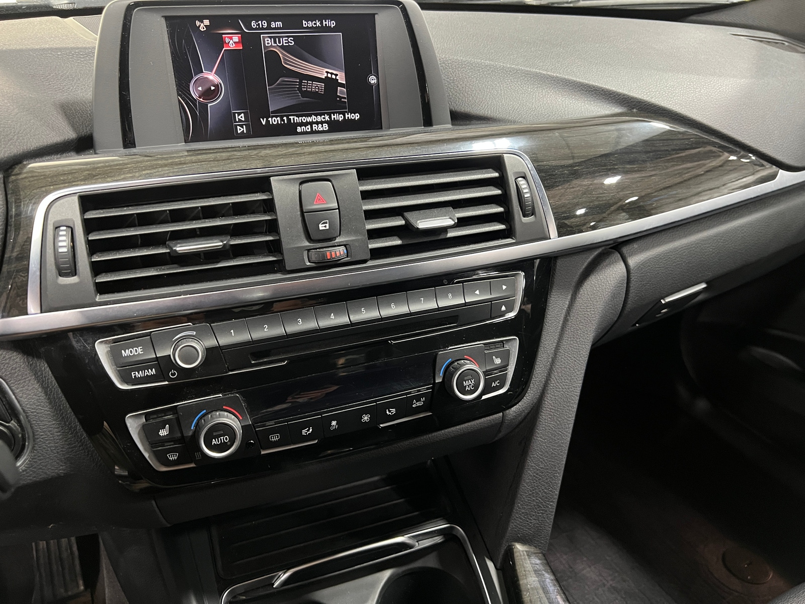 Thumbnail: 2016 BMW 3 Series - 3